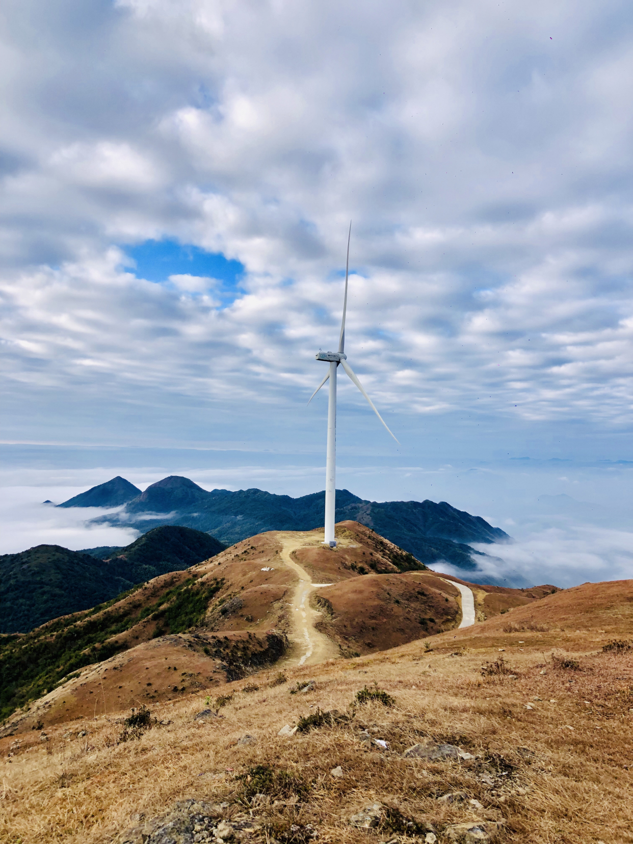 广东河源一座可开车上顶的风车山,美得一塌糊涂,露营超级酸爽