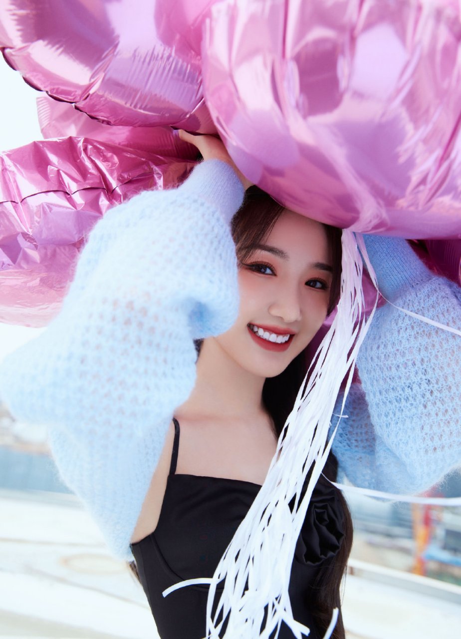 毛晓彤高清壁纸头像(一百零一)[比心]