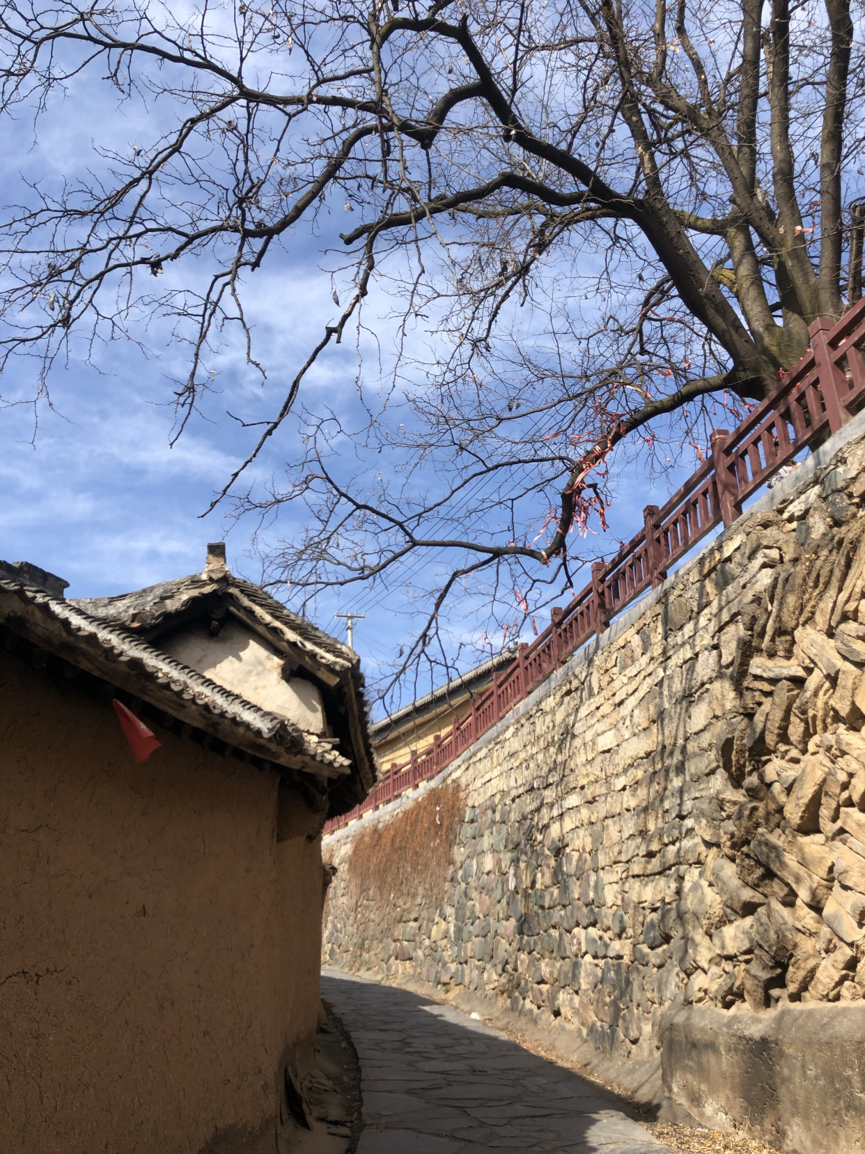 行走在石桥,古树,老井和古宅之间,探寻栾川大王庙村的前世今生