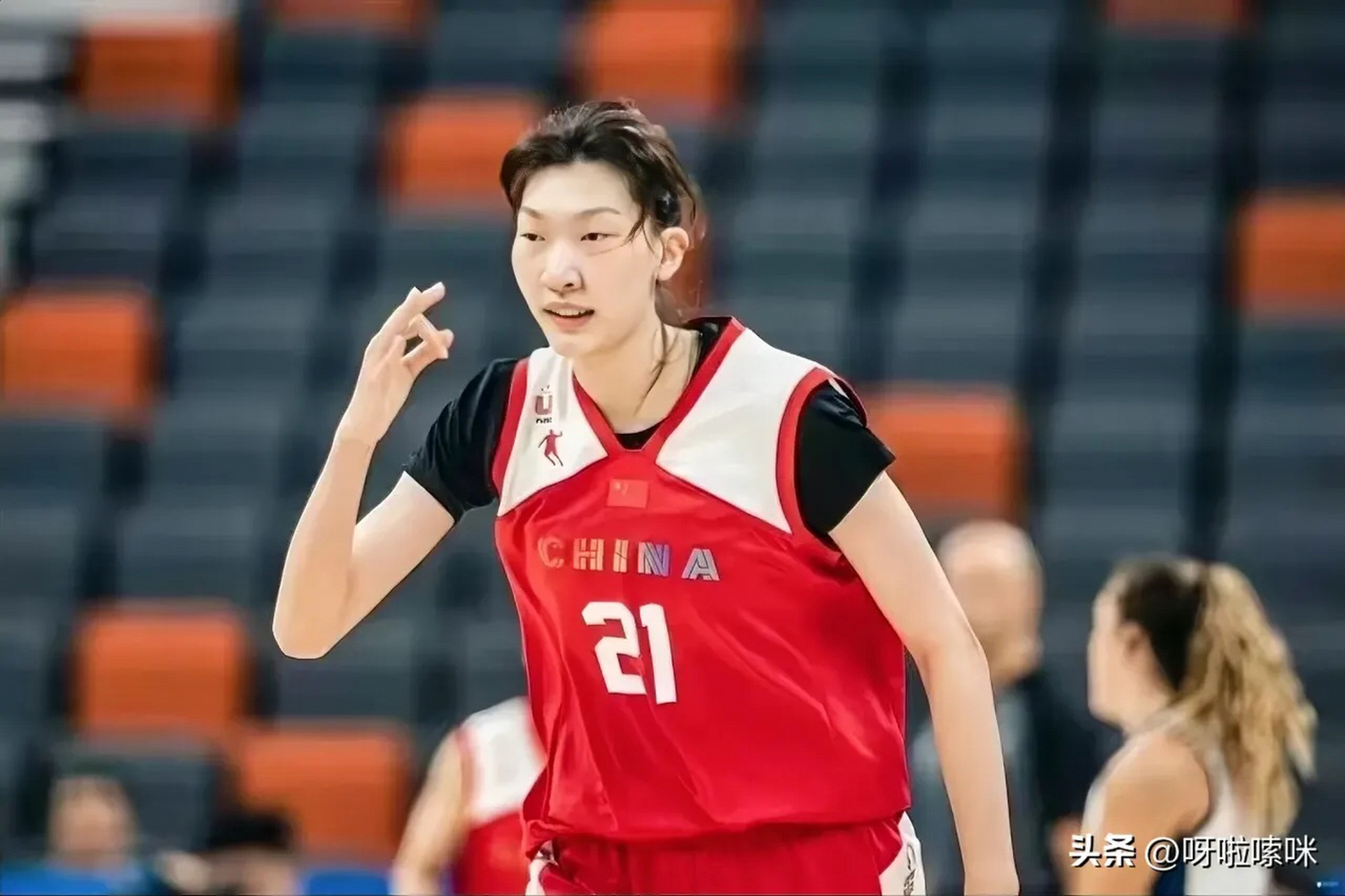 杨力维的伤势恢复的很好,继续担任女篮队长征战亚运会是众望所归.