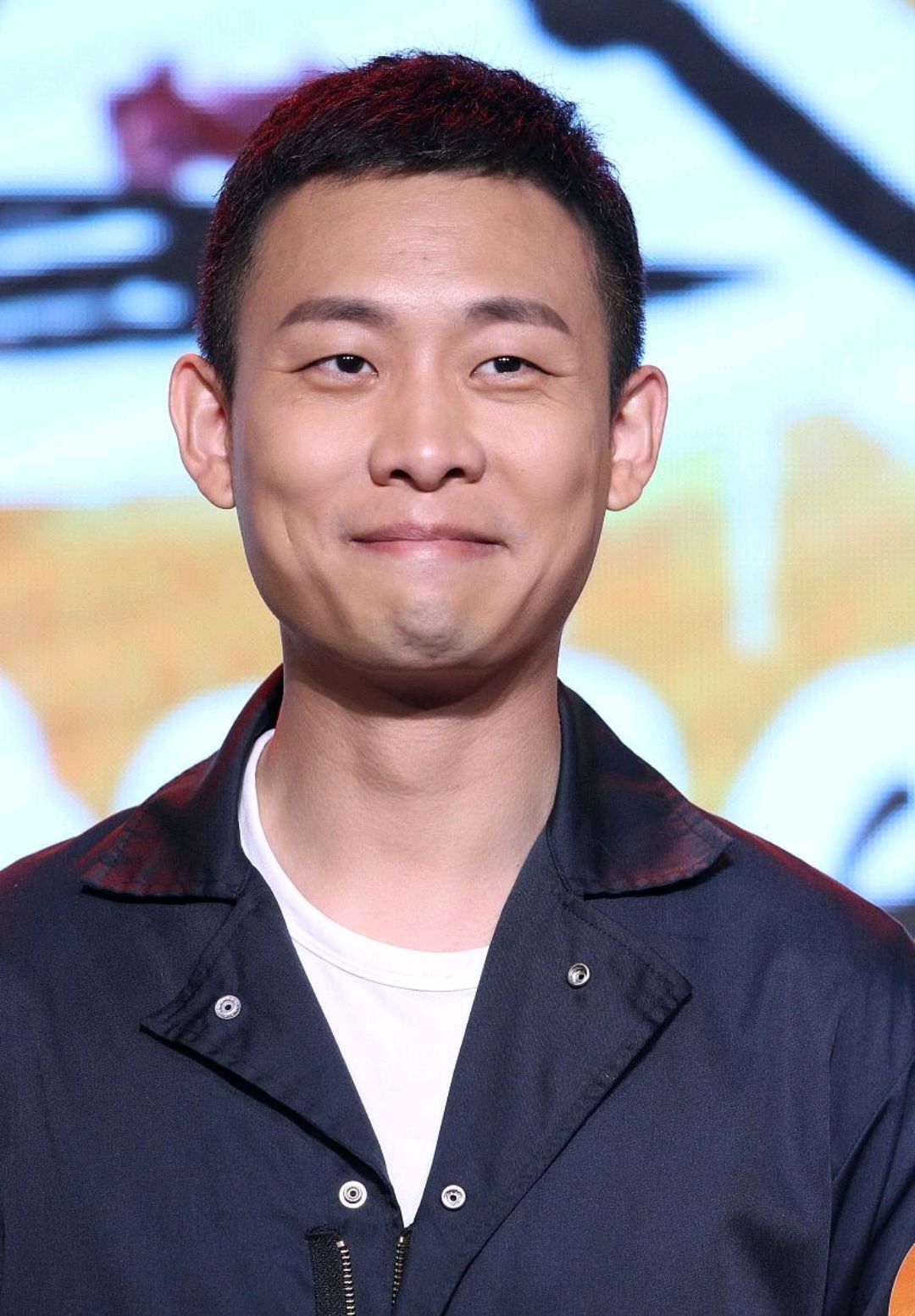 长得不帅,演技也一般,即便如此,杨志刚男一号的身份也没改变过