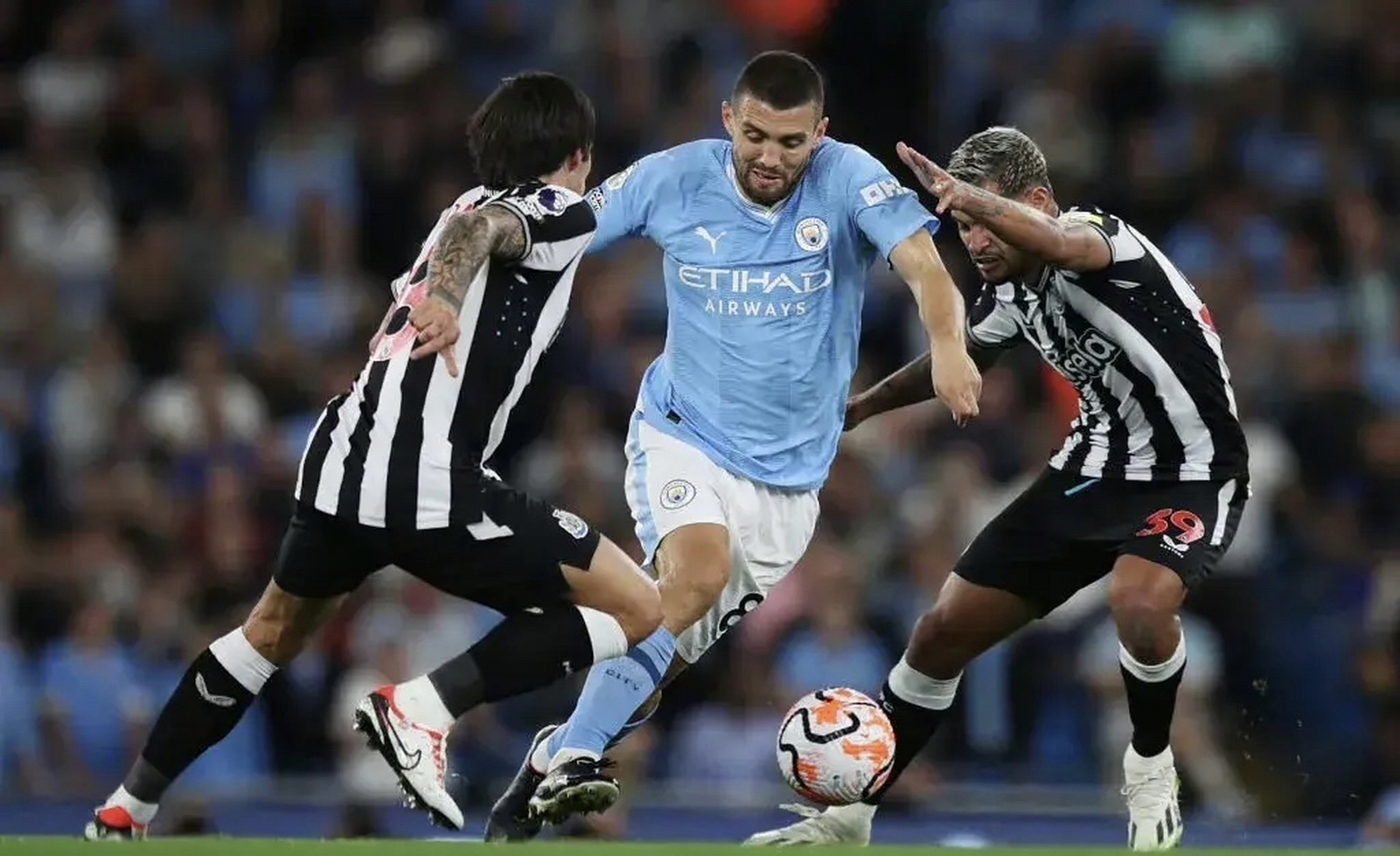 曼城1-0击败纽卡斯尔,本场比赛揭露了三个可笑的事实: 1.