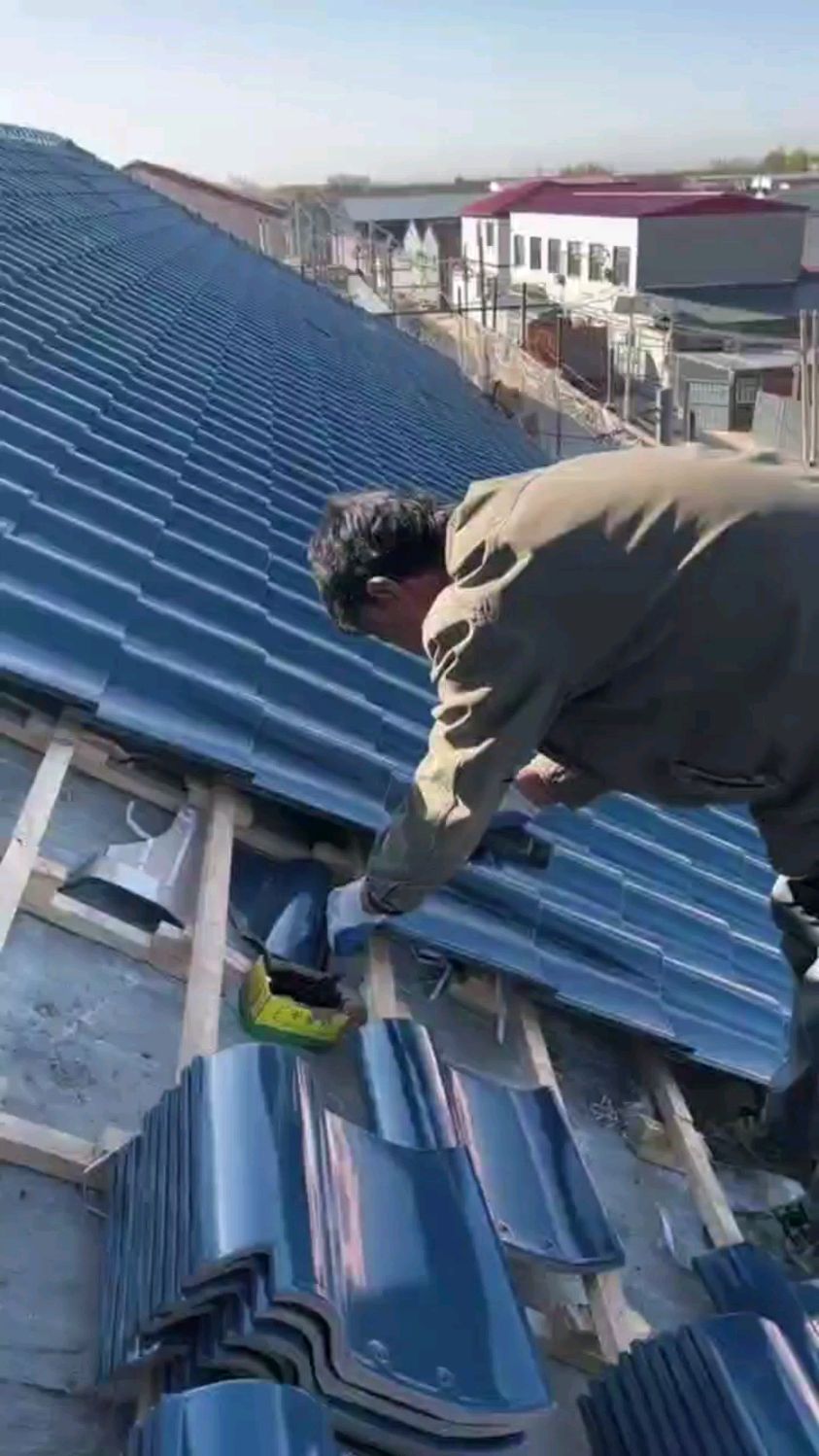 斜顶琉璃瓦施工现场