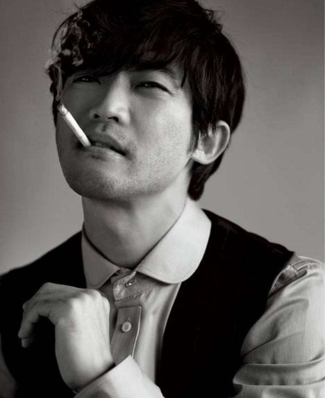 结婚5年甜蜜如初男神变成超级奶爸48岁安在旭官宣二胎喜讯