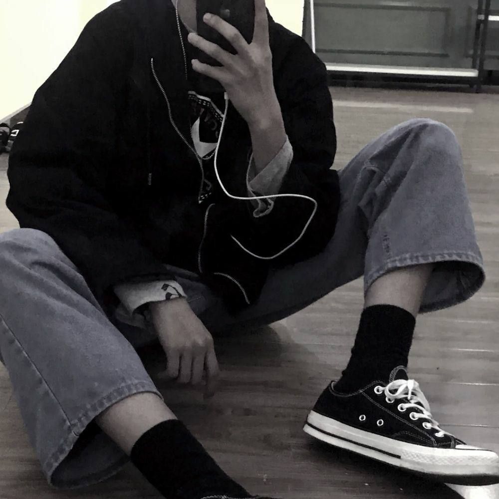 沉迷于其中无法自拔—超个性酷飒男士微信头像