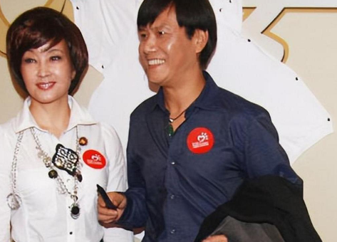 经济制裁,成为佣人?揭秘刘晓庆与丈夫阿峰之间隐秘情史的真相!