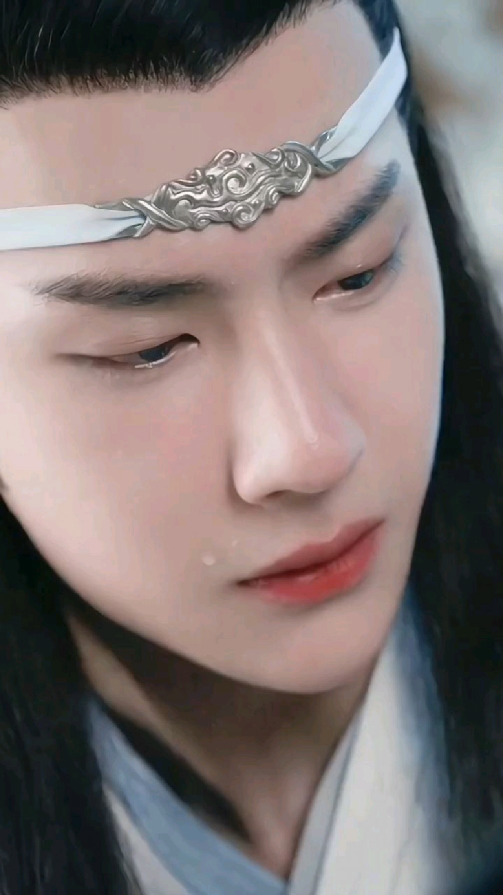 王一博蓝忘机这哭戏绝对可以称之为绝美哭戏,虽然看着挺心疼的