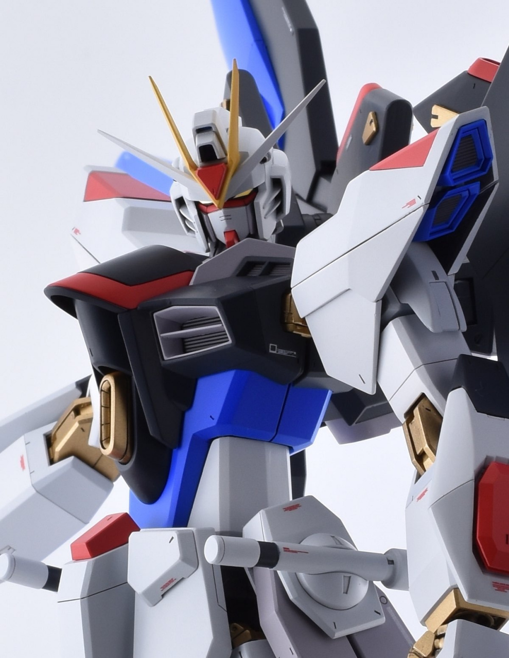 模型欣赏:模型师kassy制作的机动战士高达seed destiny mg 强袭自由