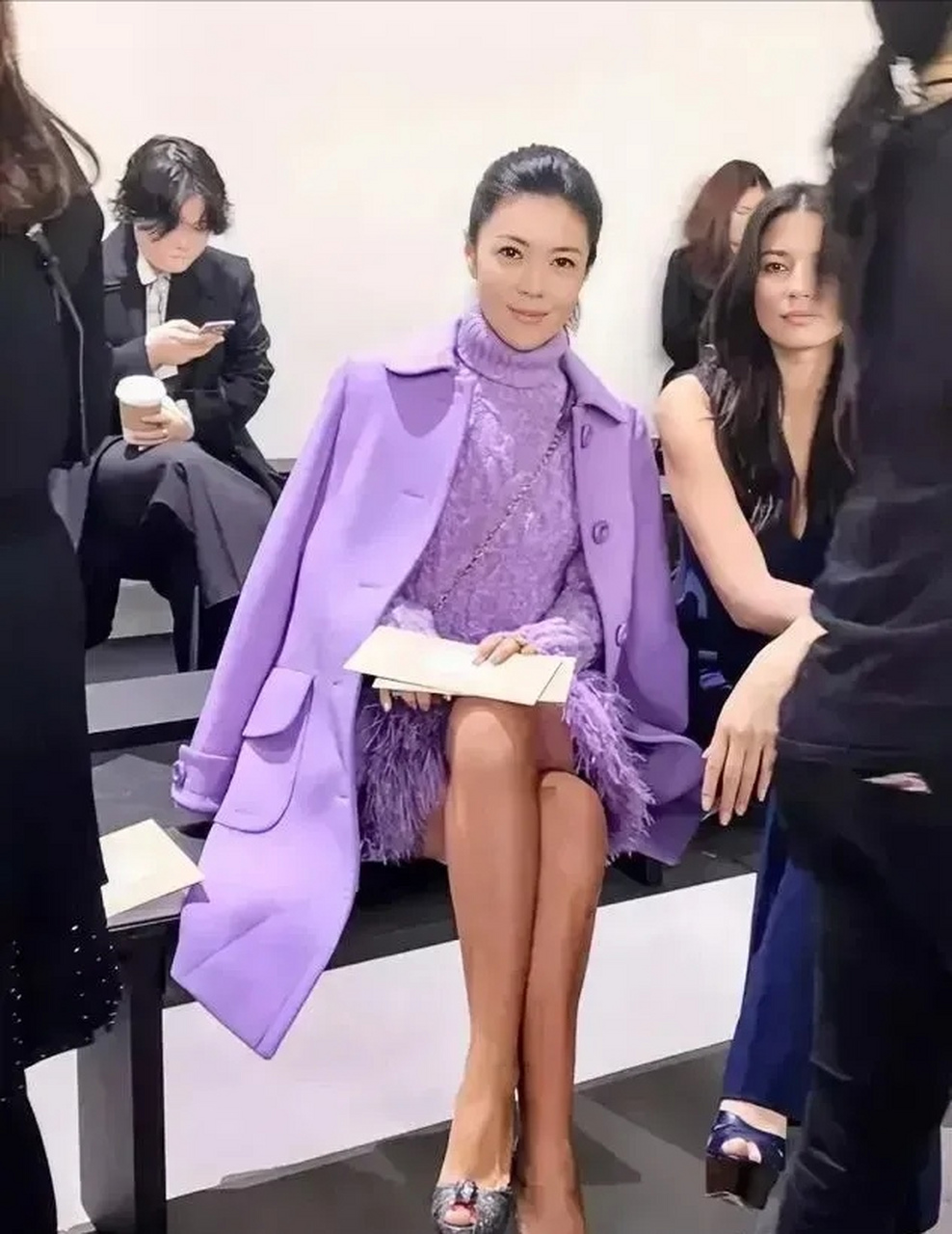 坐潘石屹大腿,逼唐嫣喝到胃出血,时尚女魔头曾经有多嚣张,如今就有多