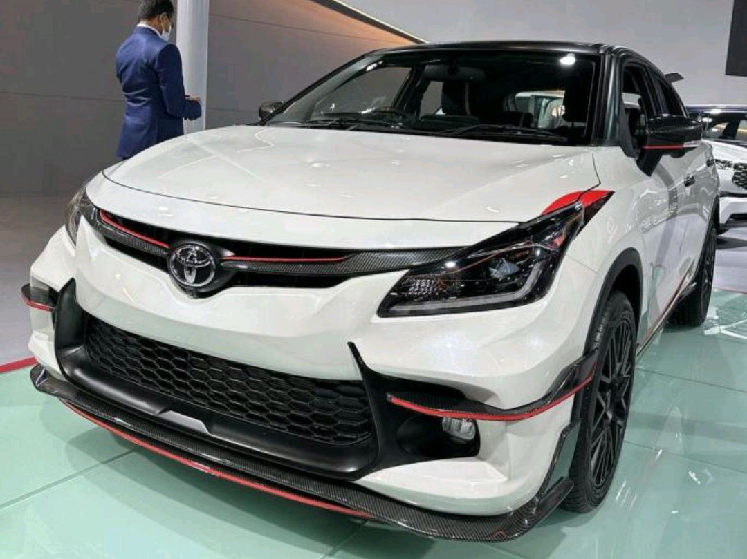 丰田牌"雨燕"来了,取名glanza,1.2引擎 中置排气,相当帅气