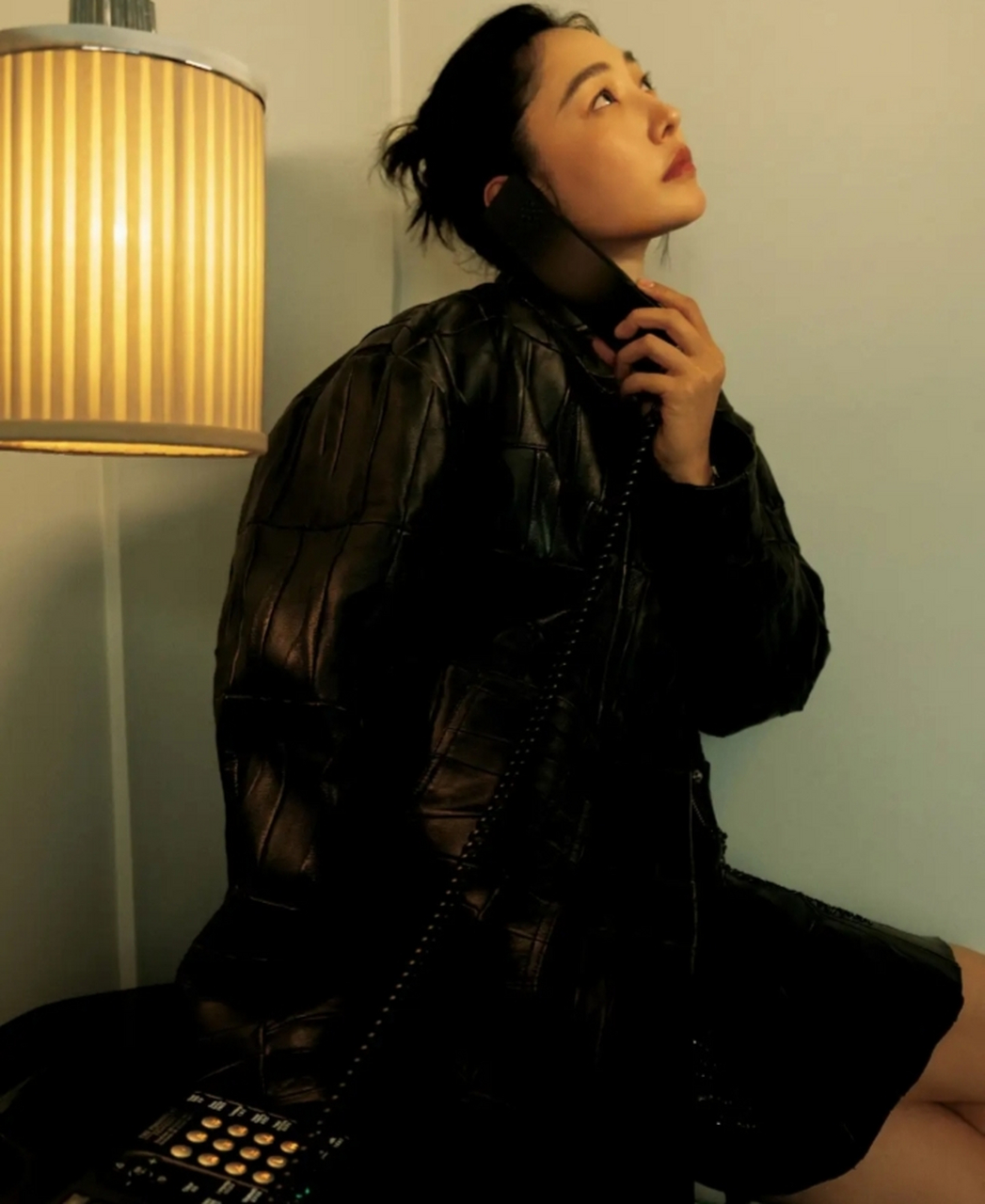 白百何皮衣套装造型 好久未露面的白百何还是那么美呀 这一次出镜,穿