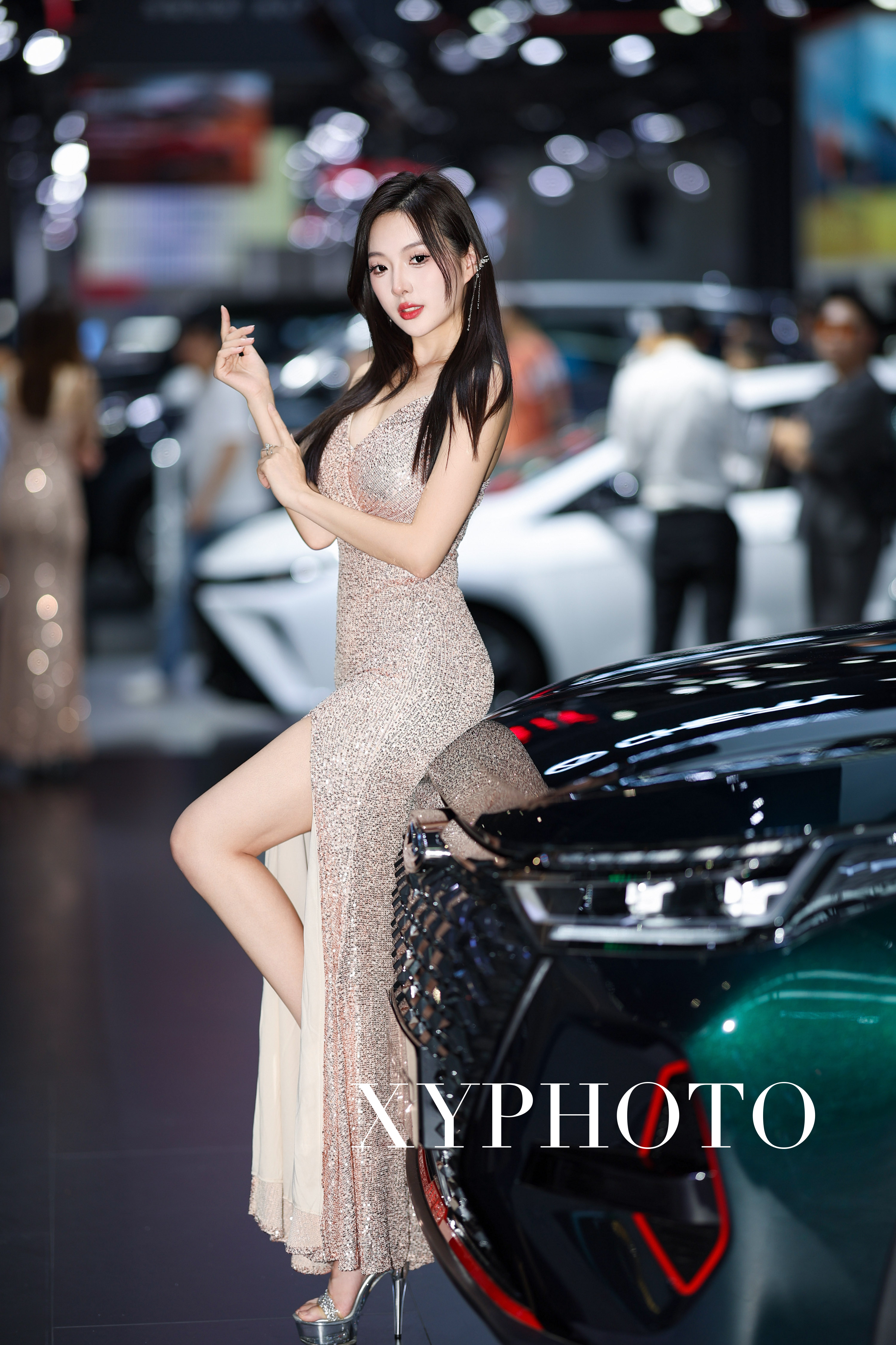今年重庆国际车展奇瑞展台请的模特质量真高,毫无悬恋历届之最了!