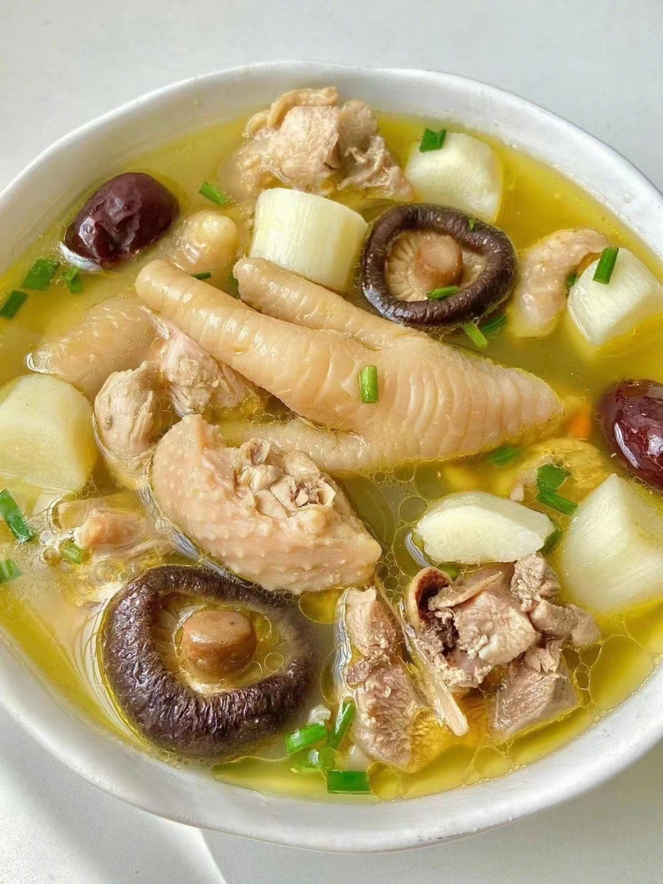 92 偷偷告诉你个厨艺小密秘,榴莲壳炖老母鸡汤,可香了[嘘] -般人我