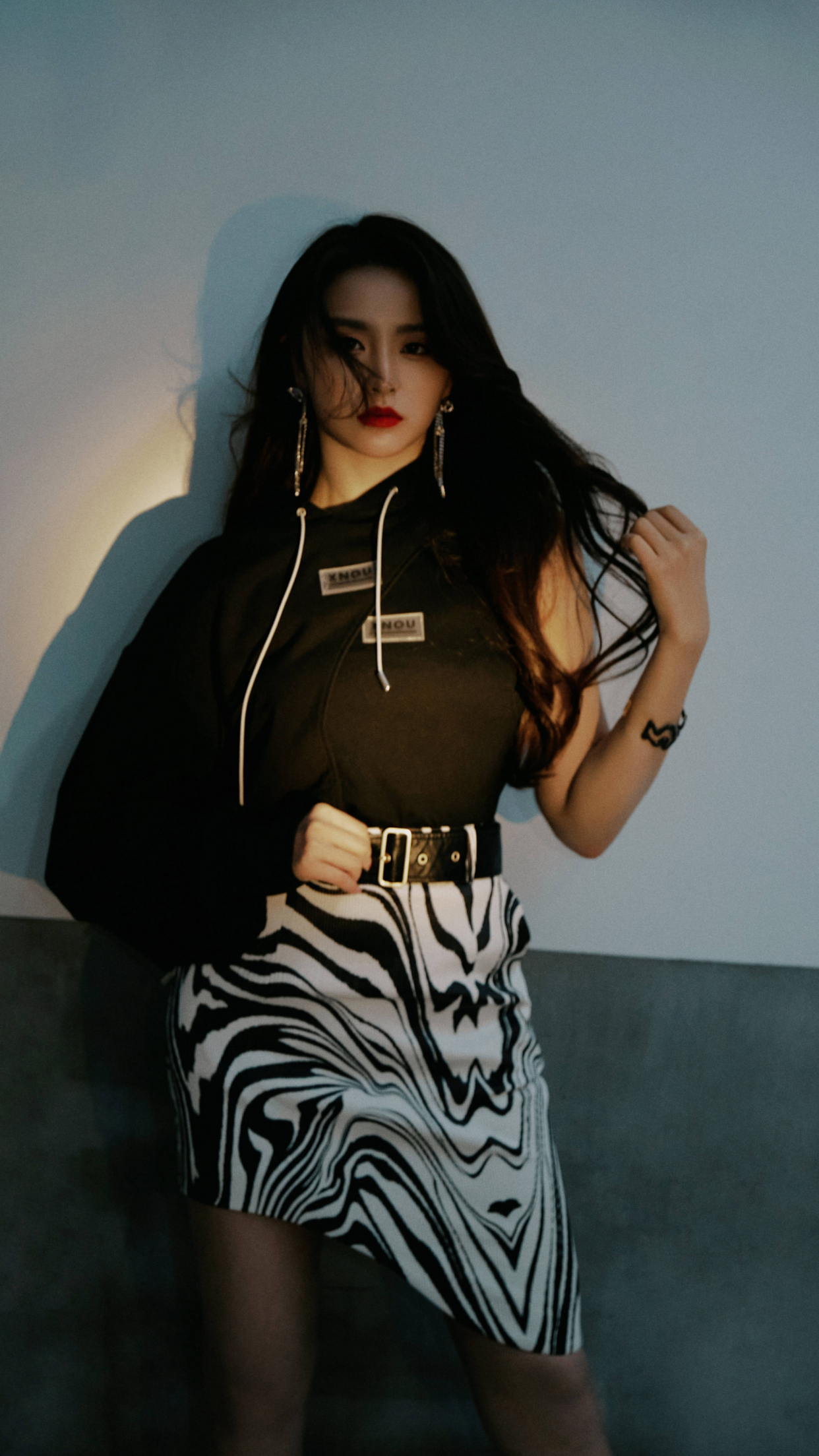 歌手金子涵,唱跳俱佳,身材高挑,长相甜美,来看美照