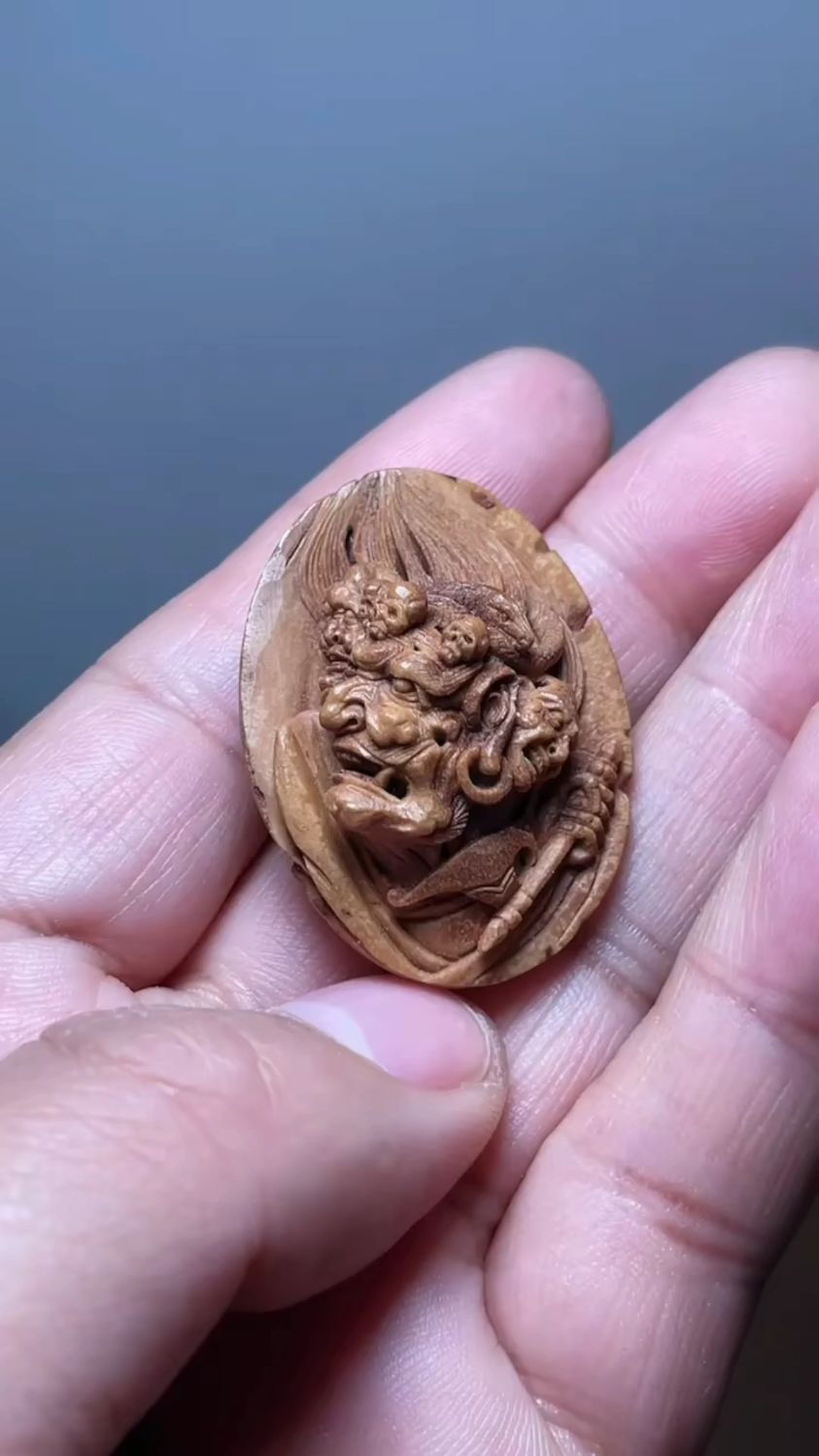 桃核雕刻作品欣赏