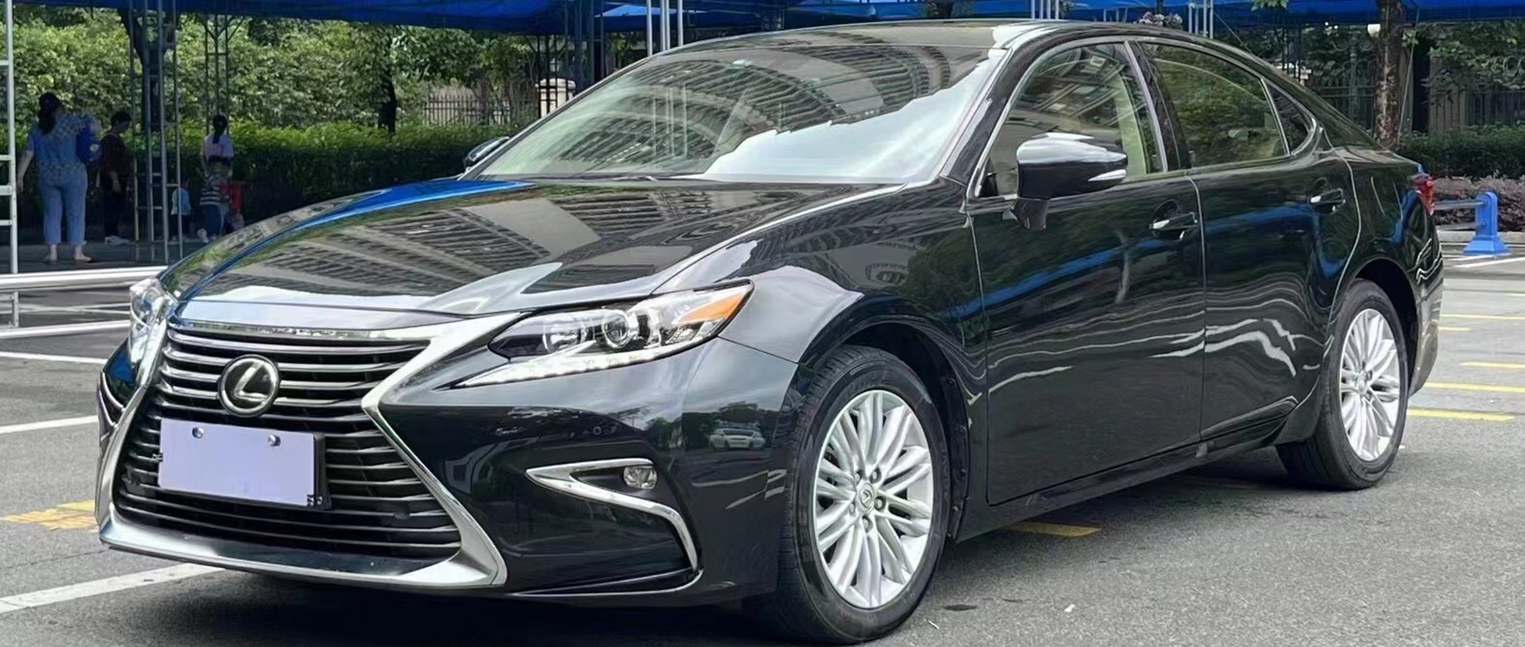 2017年上牌,雷克萨斯es200 精英版,二手车,实表11万公里,费用到11月