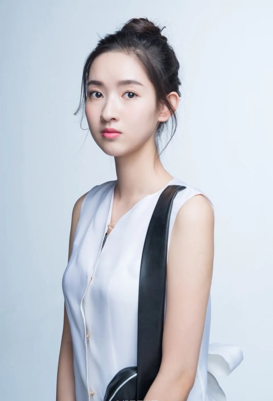 王玉雯,1997年5月28日出生于湖北省武汉市,中国内地女演员,毕业于北京