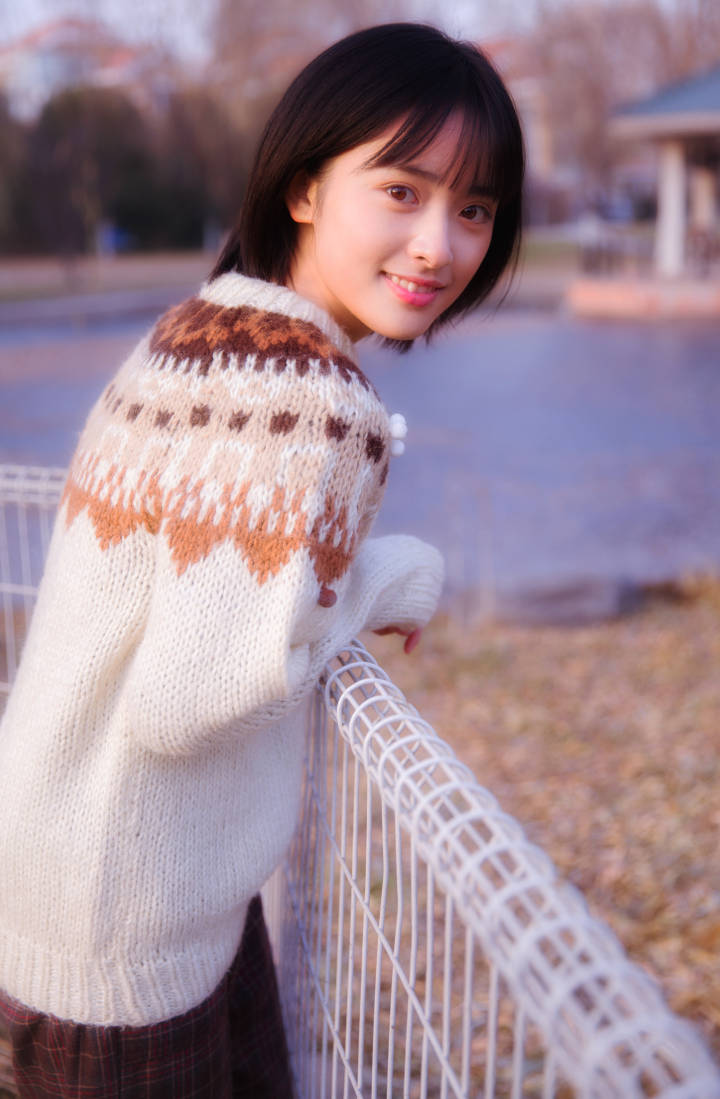 "美少女"沈月,青春靓丽,可爱迷人