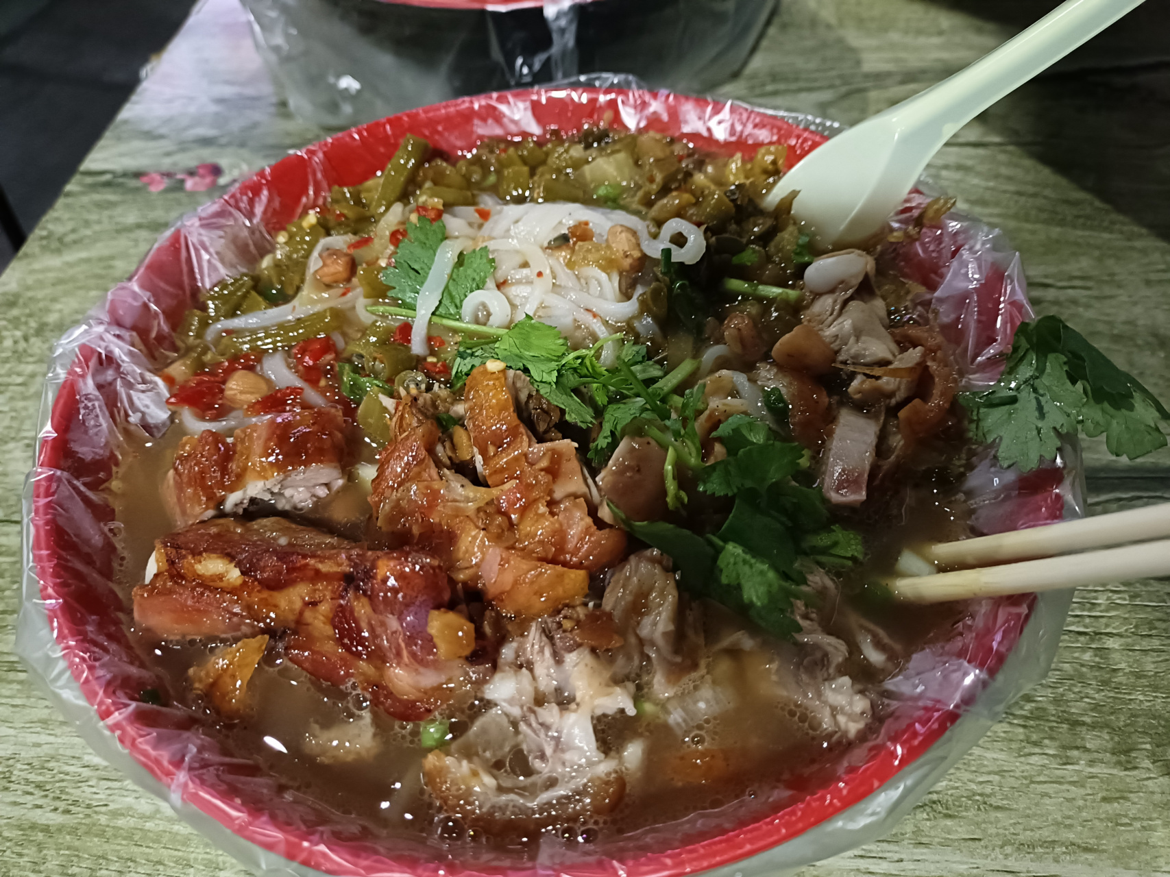 南宁 |万秀村 必打卡烧鸭粉  关于在校期间,发现了一在家宝藏烧鸭粉