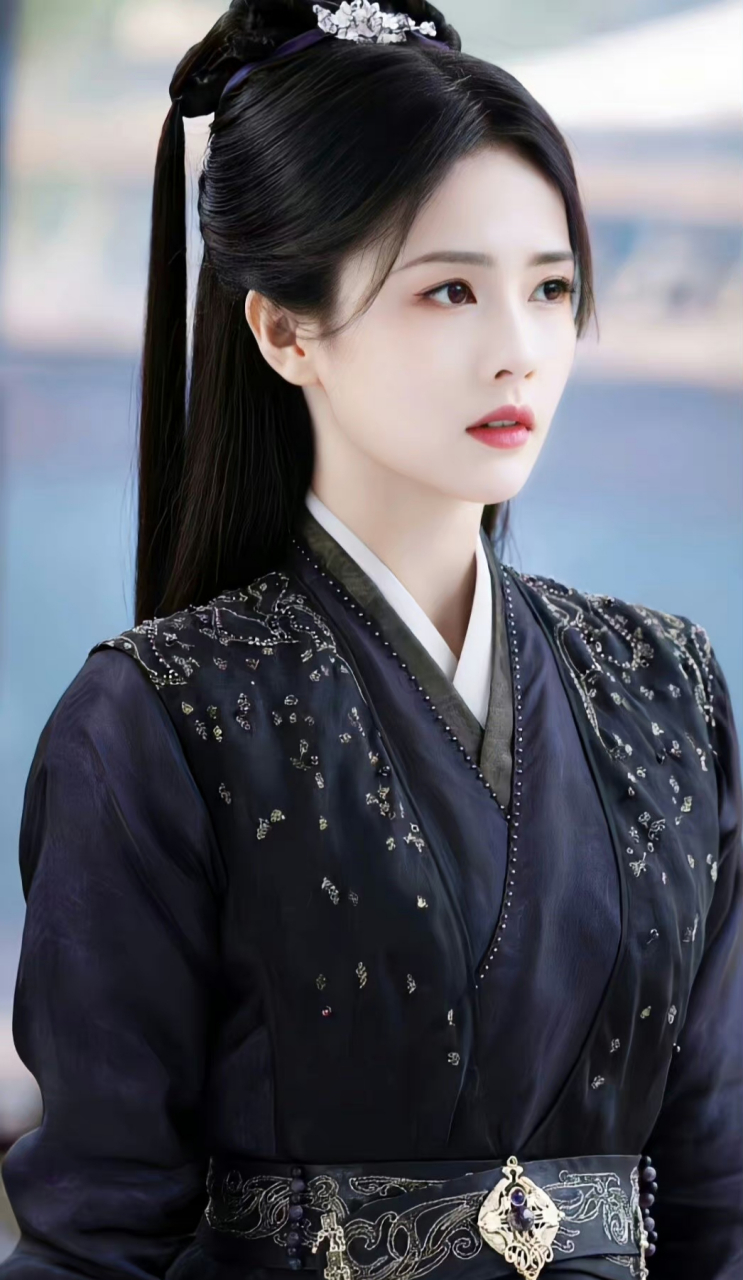 长月烬明黎苏苏,绝世容颜叶夕雾