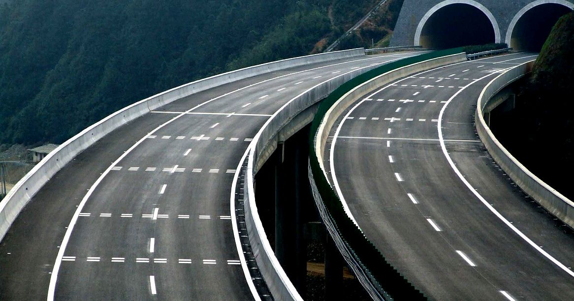 湖南华常高速连接许广高速,使永州新田失去了交通枢纽的机会