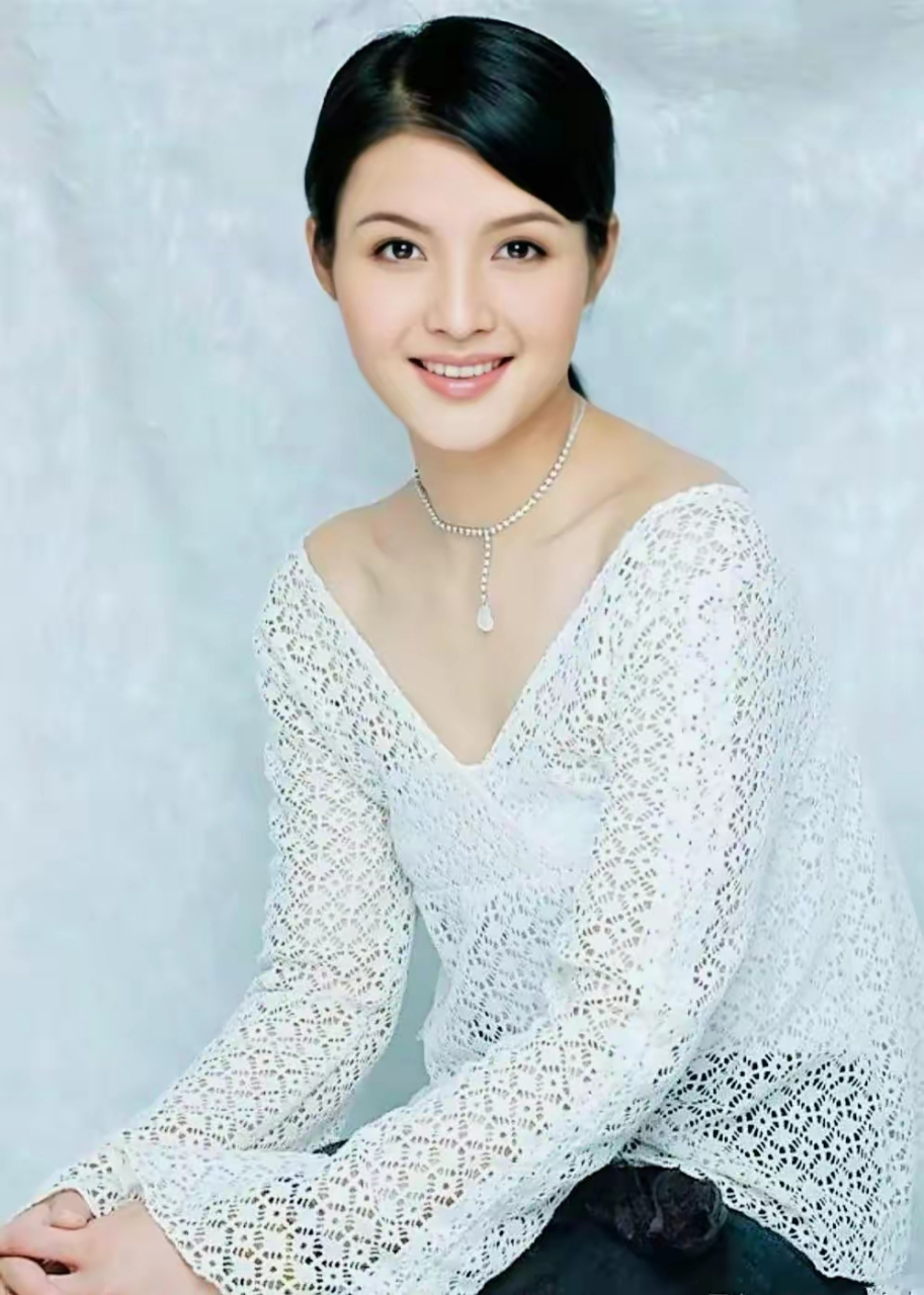 时尚靓丽的白庆琳