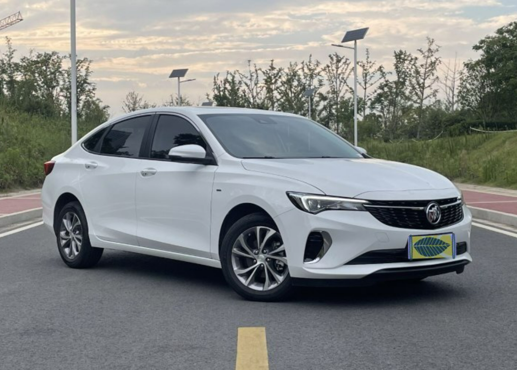 白色的威朗pro很大气