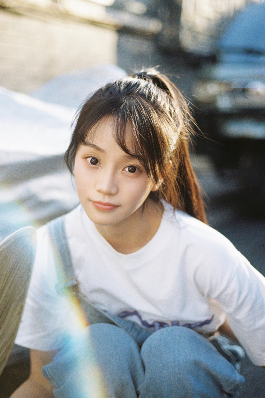 清纯甜美马尾辫女孩～李曼妮