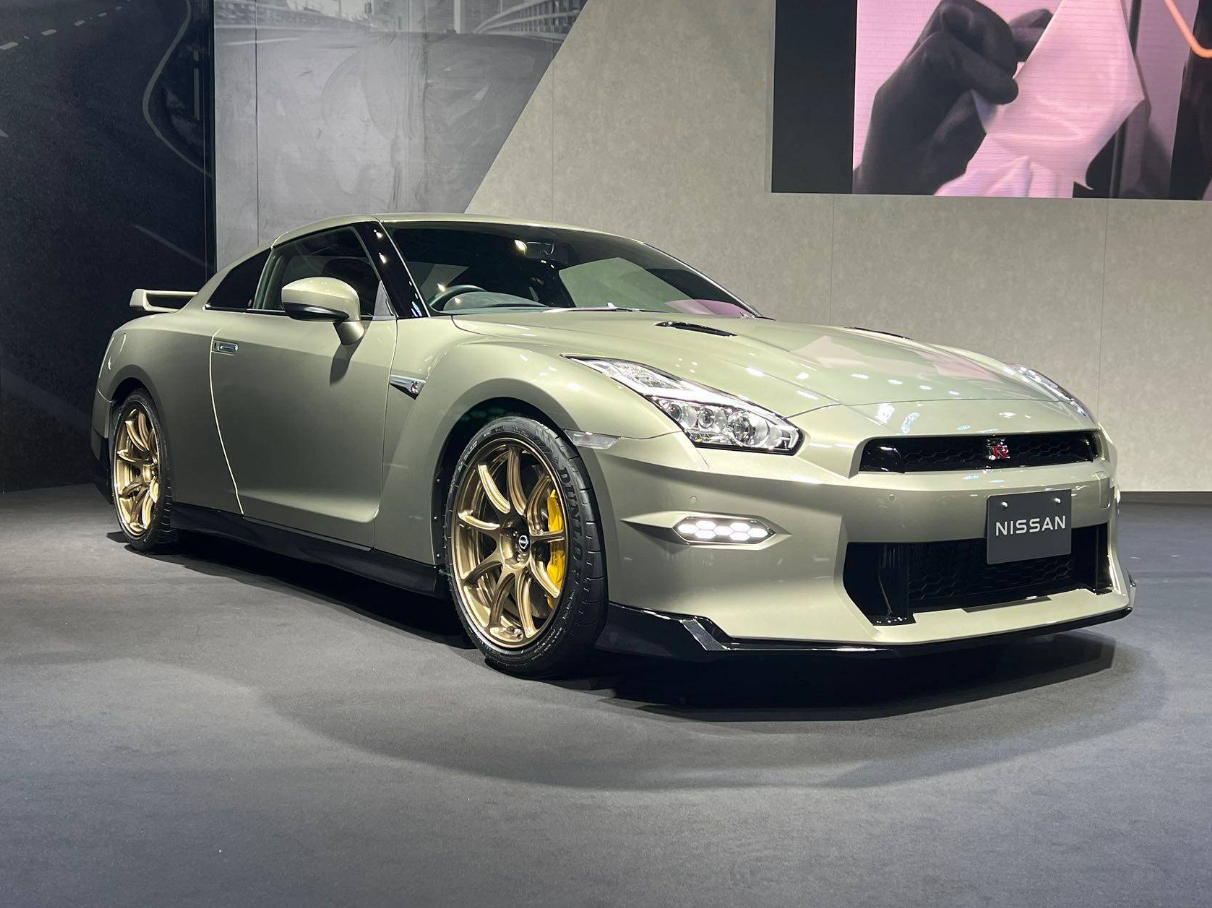 新版"战神"gt-r实车发布,颜值很收敛,六缸就能撵上超跑