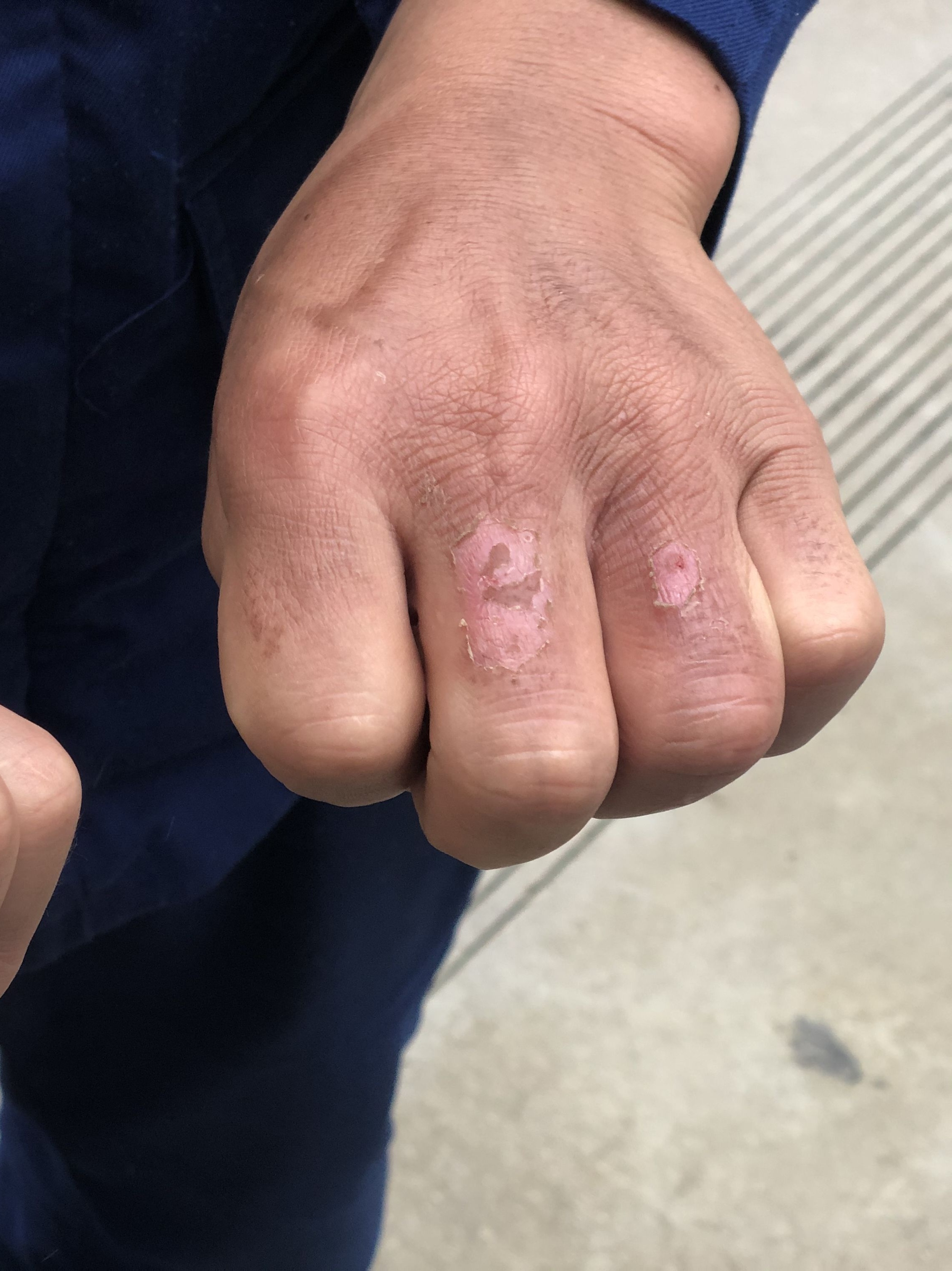 今天我要讲述的是关于消防人员的感人故事,希望这个故事能触动你的