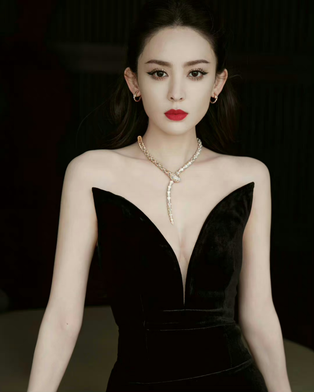 古力娜扎美照,身材真的是太性感迷人了!#养眼美女