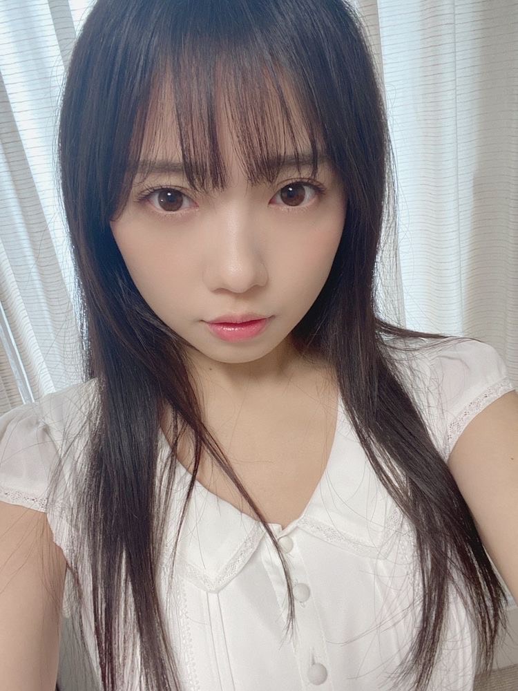 时装模特出身的齐藤京子,跻身日向坂46的主创阵容