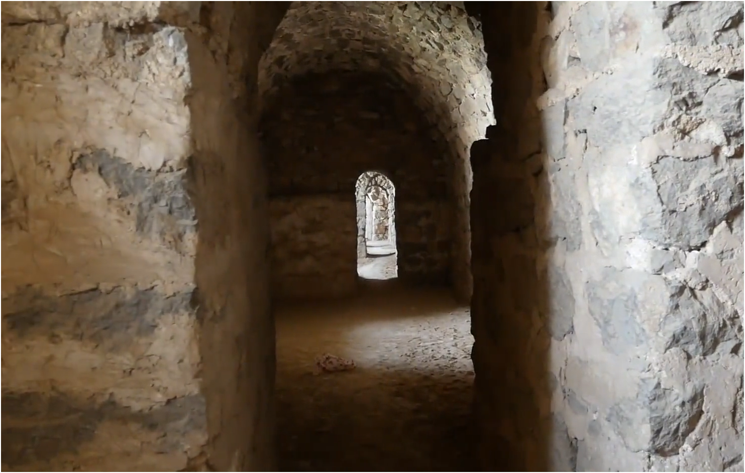 山西临汾千年道观,地上建宫殿地下修炼,被誉为"小布达拉宫"