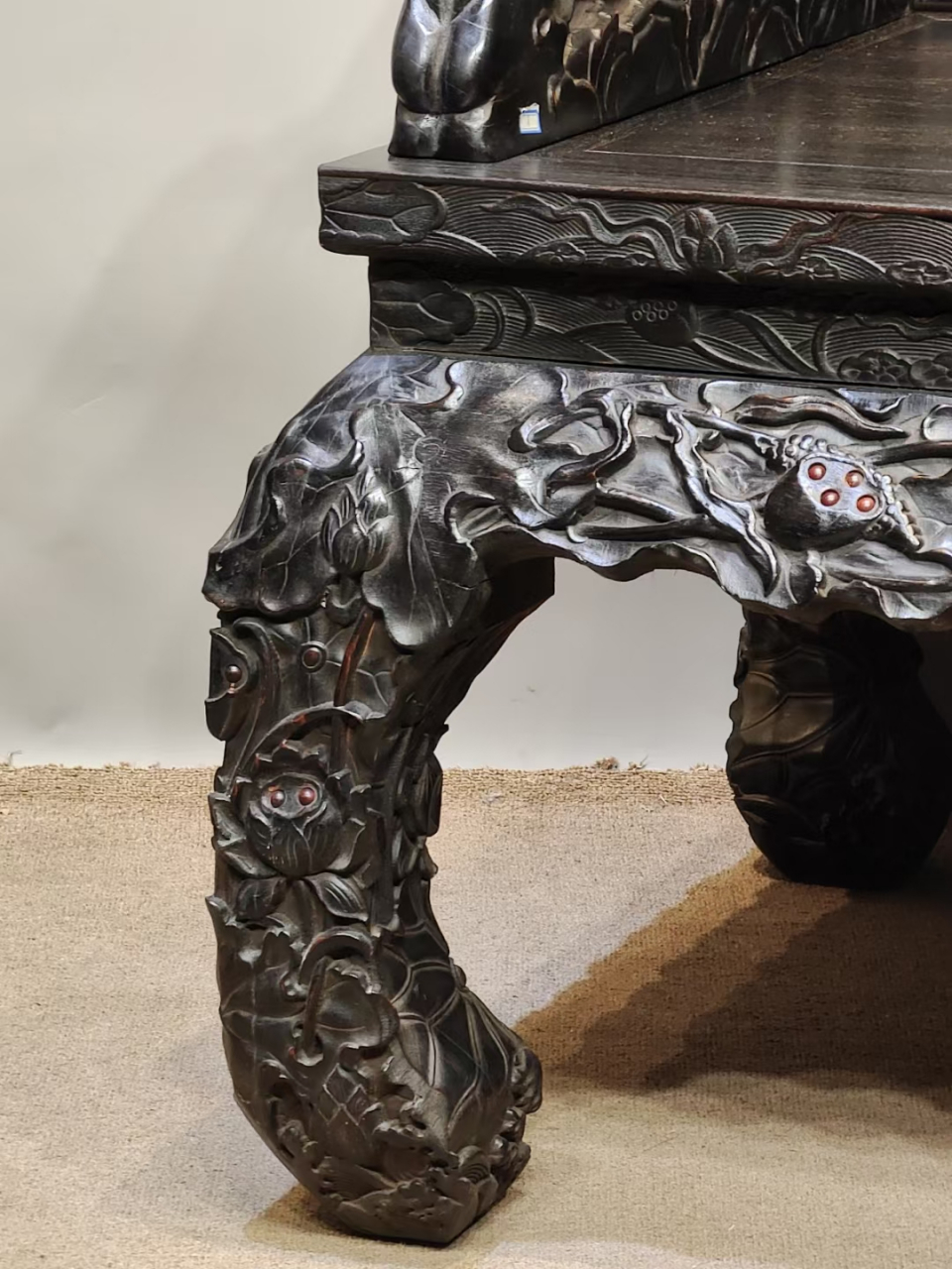 紫檀木满雕荷花太师椅