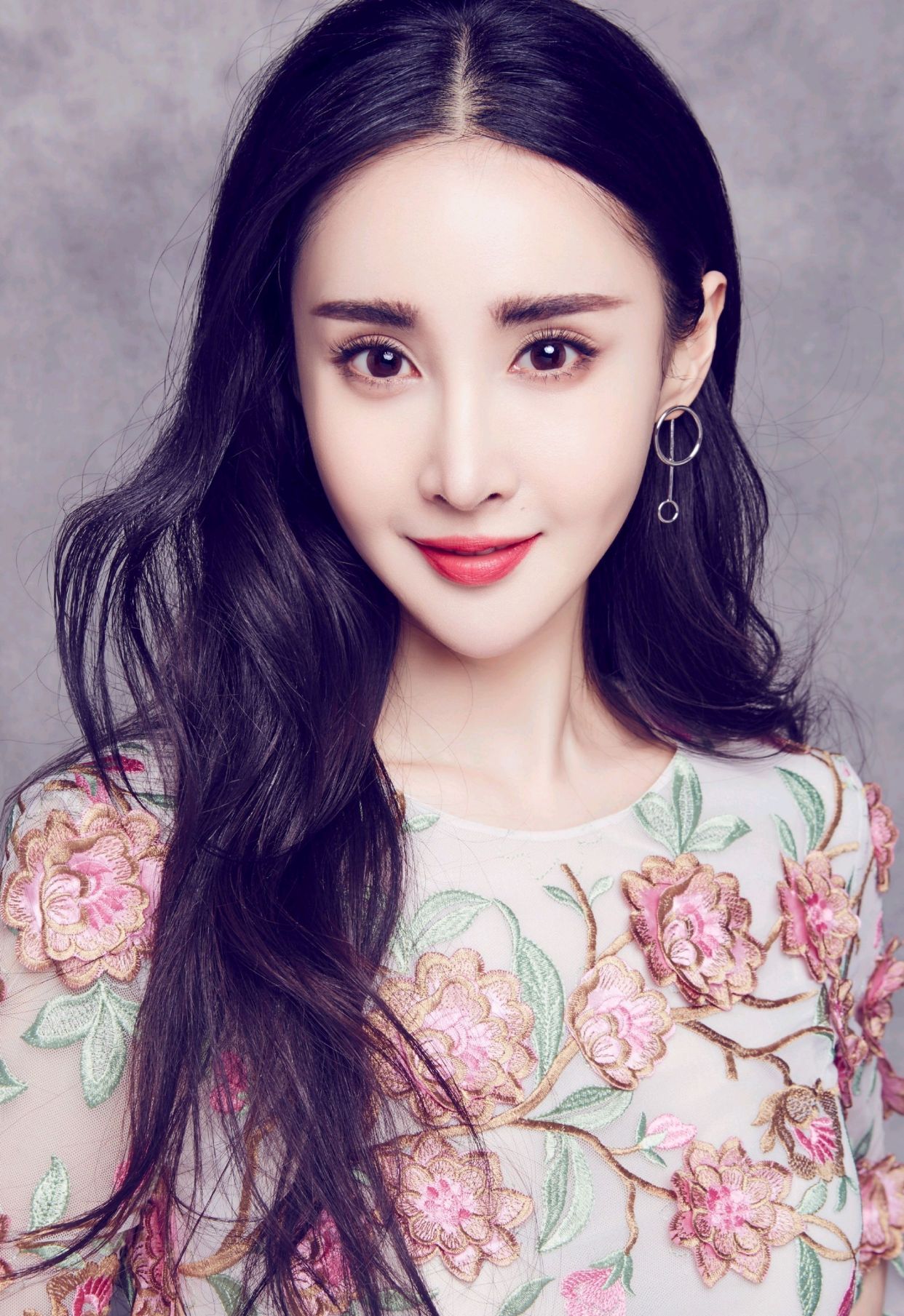 明星写真美图|王若心