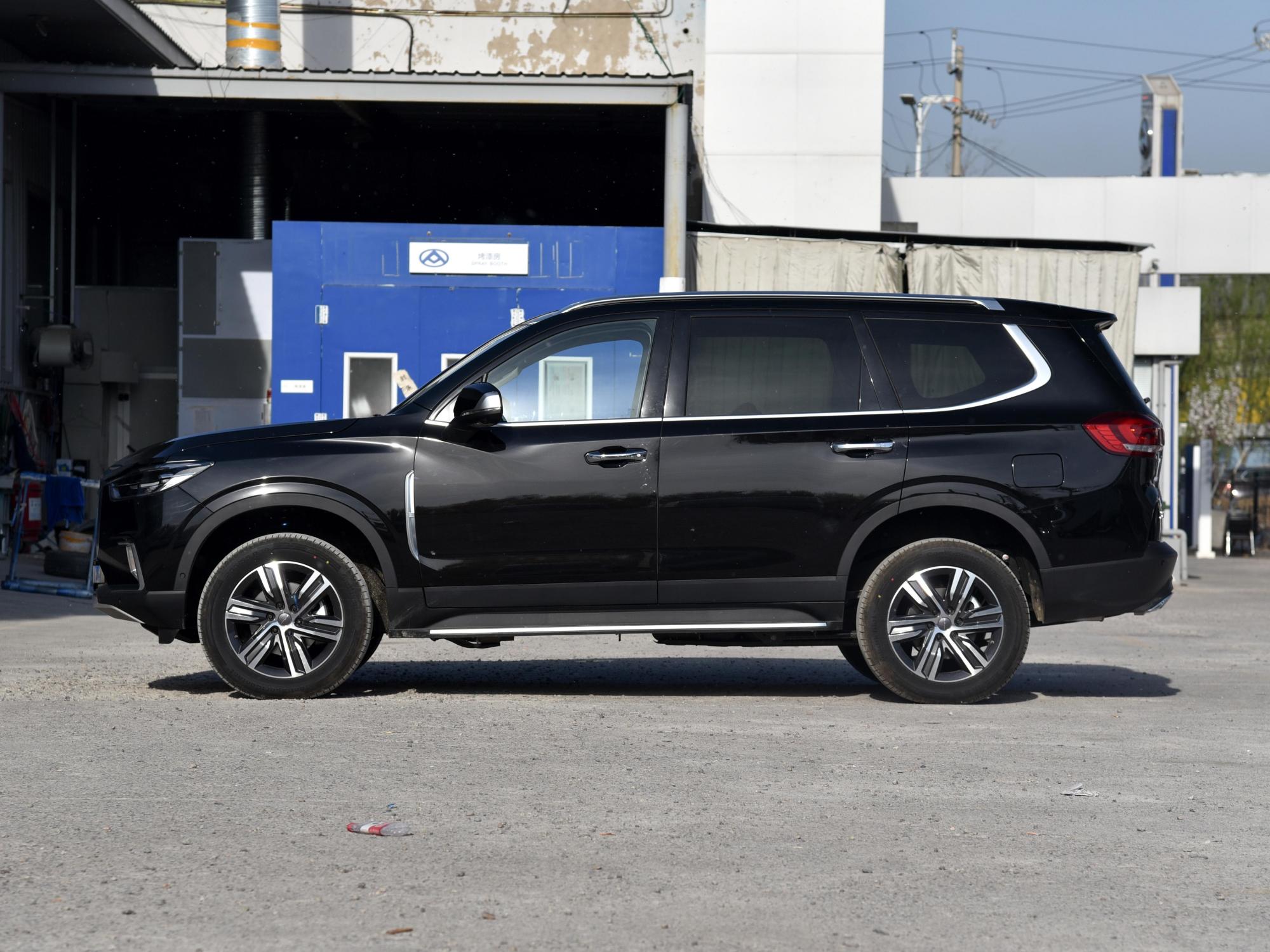 上汽大通进军suv市场,吸睛的大7座,实拍d90 pro