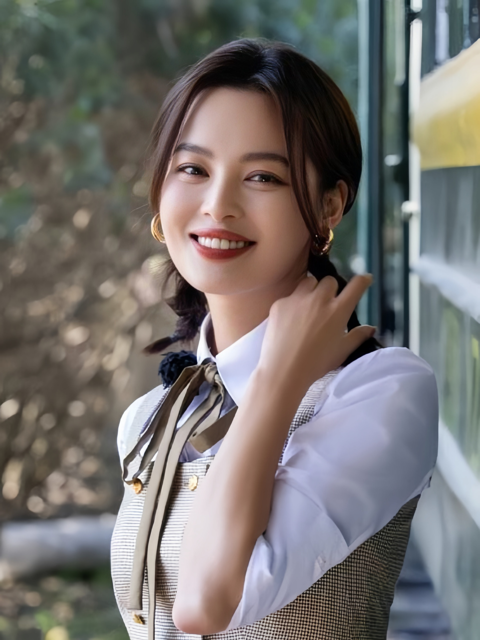 辛芷蕾这次的造型更是堪称经典,她的气质独特,给人一种惊艳妩媚的感觉