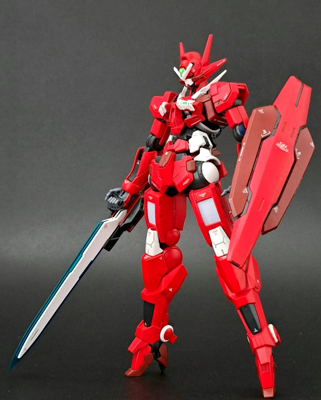 模型欣赏:机动战士高达00 正义女神高达,利用了惊异能天使的部件进行