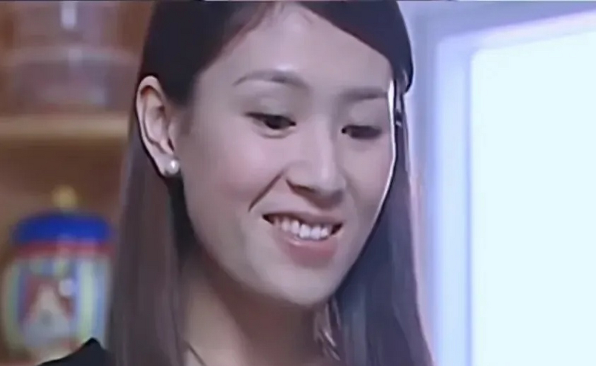 震惊,凌妈妈饰演《巴啦啦小魔仙》的时候才17岁  虽说凌妈妈年轻漂亮