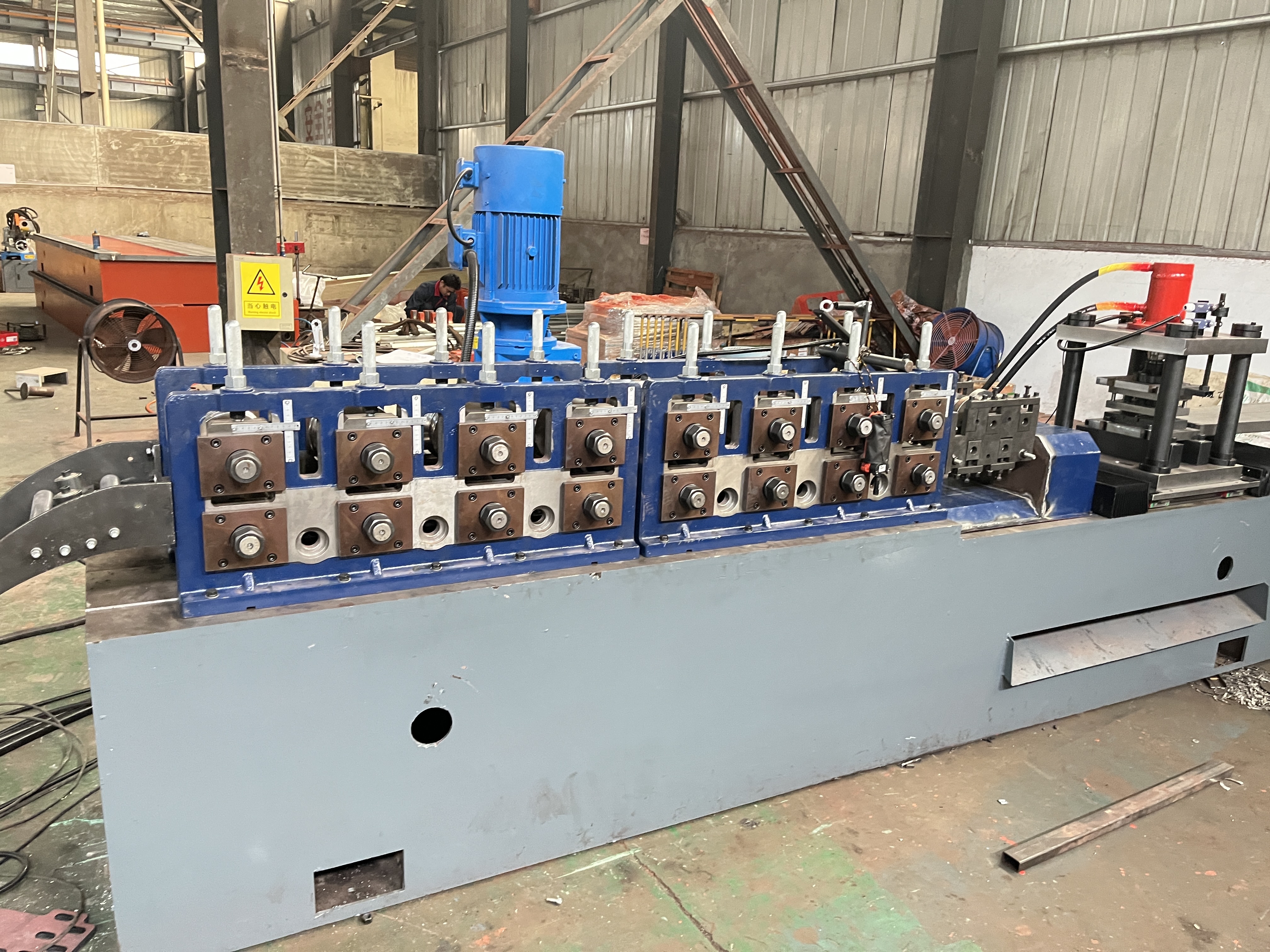 钢跳板成型设备