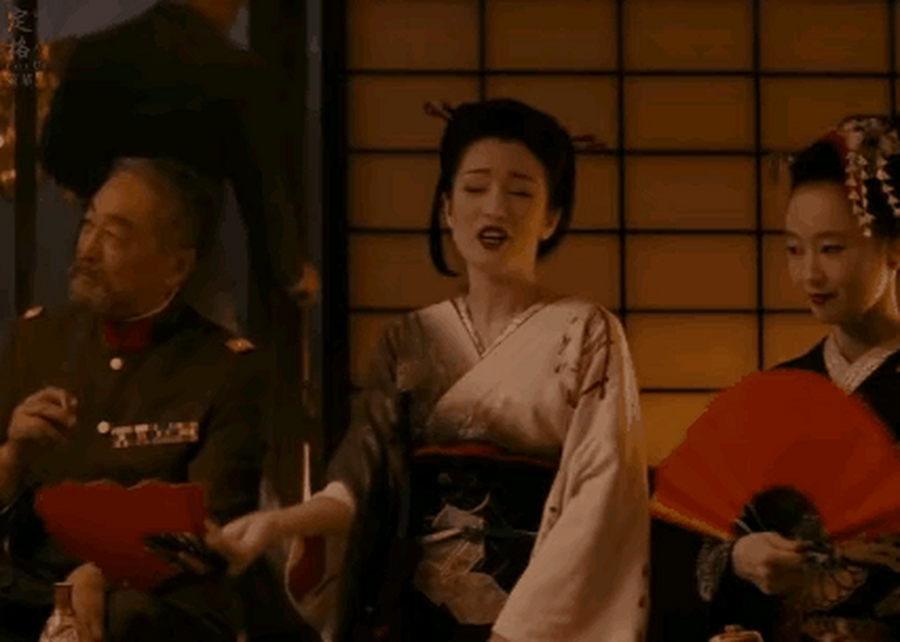 巩俐转扇子这一套的行云流水就算是隔再久看还是会被惊艳!