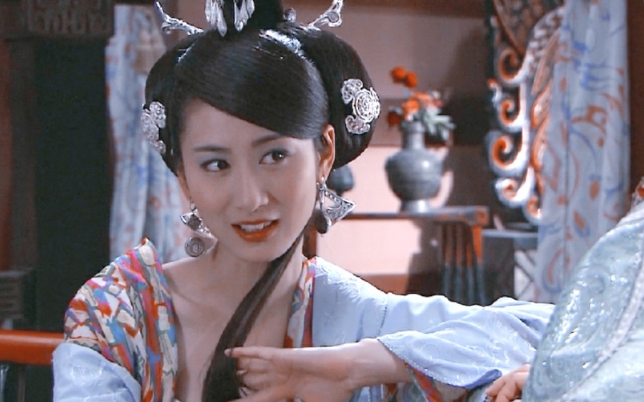 郭珍霓之赵合德,电视剧《母仪天下》中的角色,汉成帝第二任皇后赵飞燕