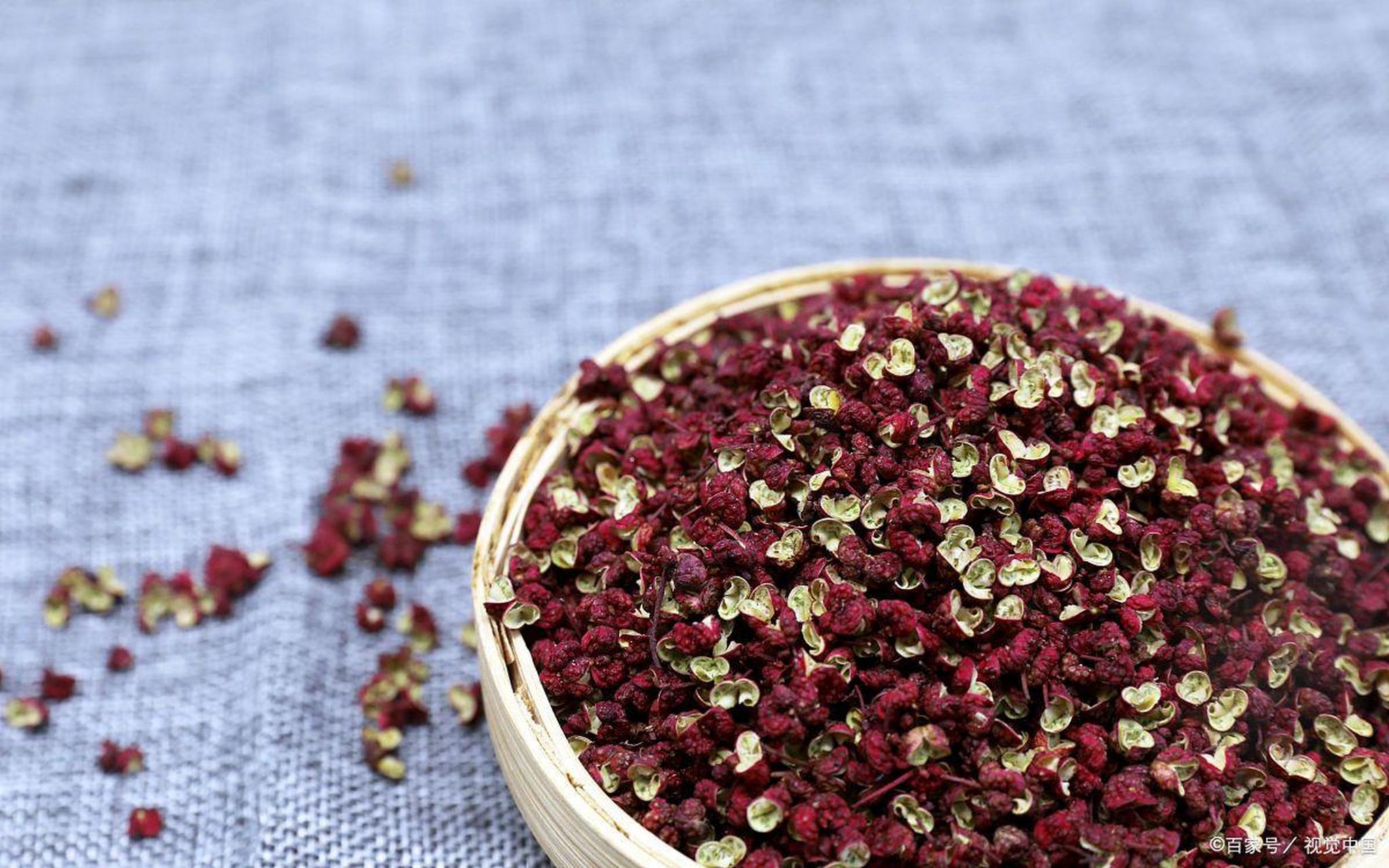 花椒的功效和作用 增加食欲,抗菌杀虫,散寒止痛 花椒为芸香科植物花椒