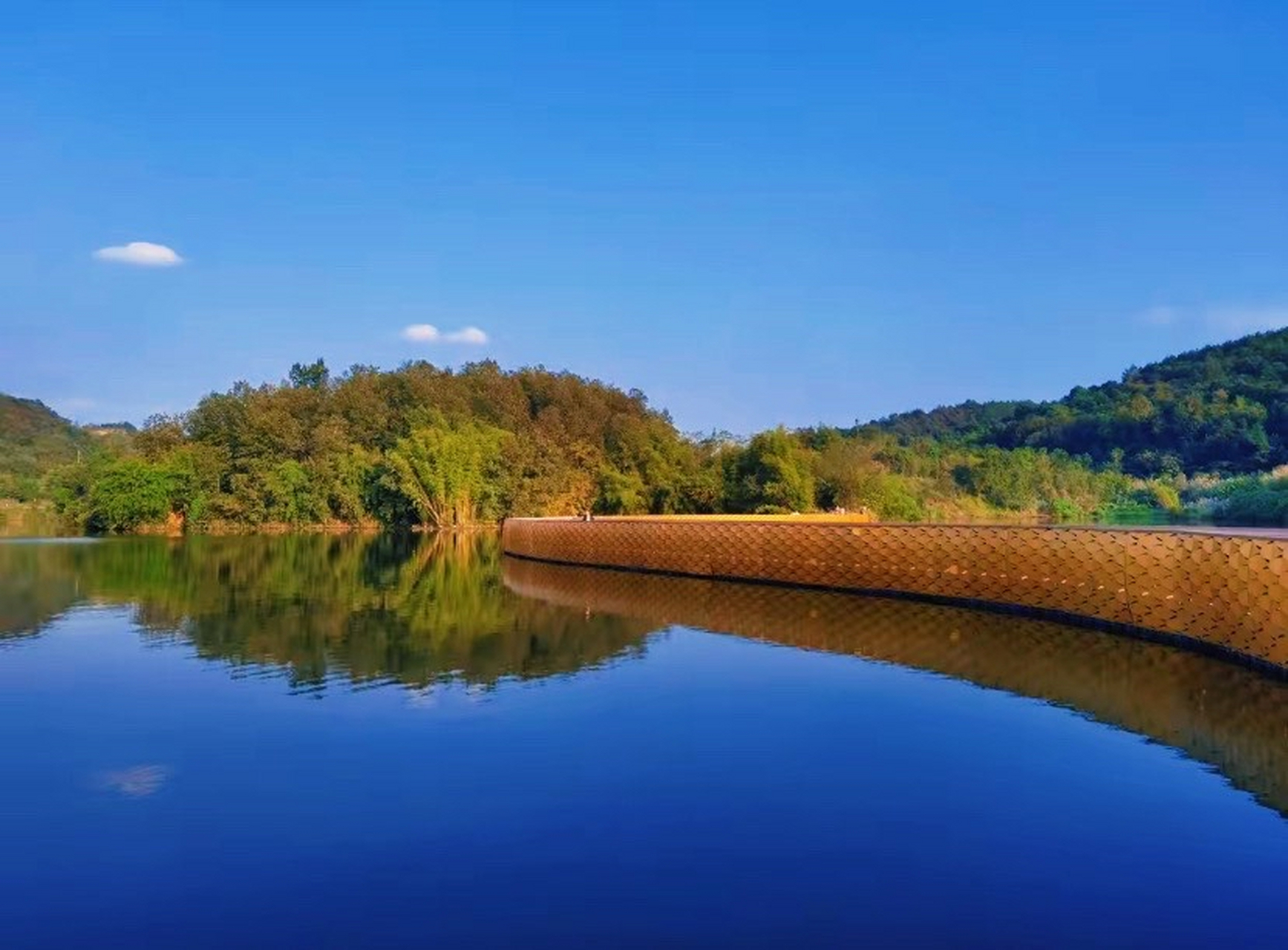 山城冬日碎片记# 巴岳山玄天湖旅游度假区位于铜梁区城南街道,是腋鲻