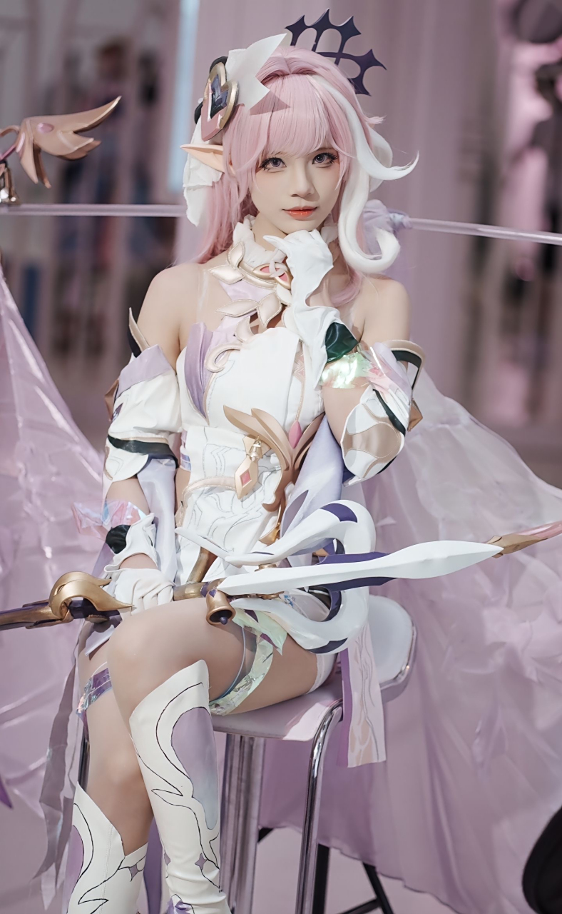 翠翠的cos太绝了![温暖][温暖][温暖]