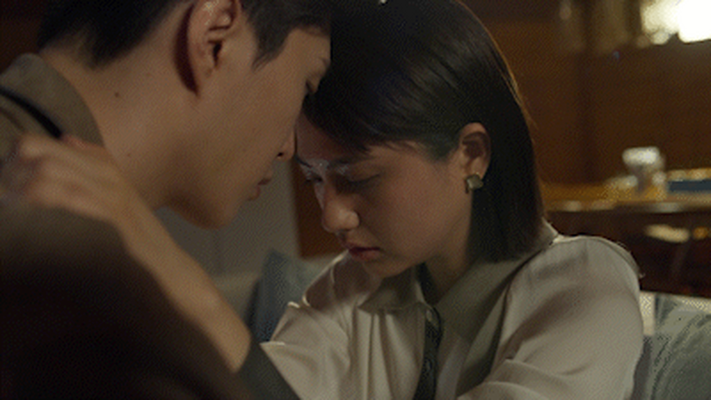 范丞丞姜珮瑶吻戏# 王莹喝醉酒表白亲吻杨澄这段好虐,能不能让我们
