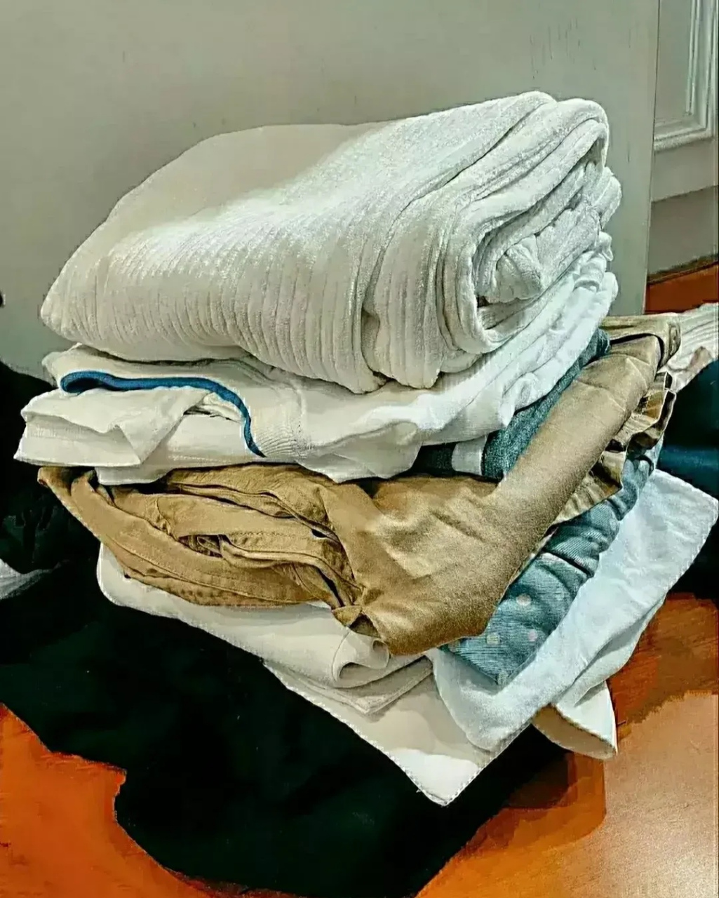 我发现一个现象:家里有一大堆不穿的旧衣服,凡是舍不得送人的衣服