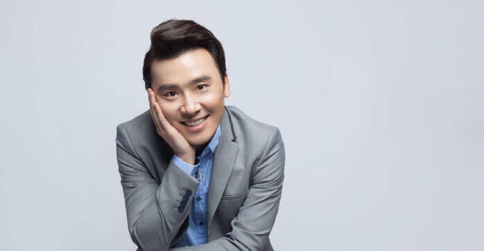 知名主持人马可,追梦路上有艰辛,成名娶同行妻子生一女幸福美满