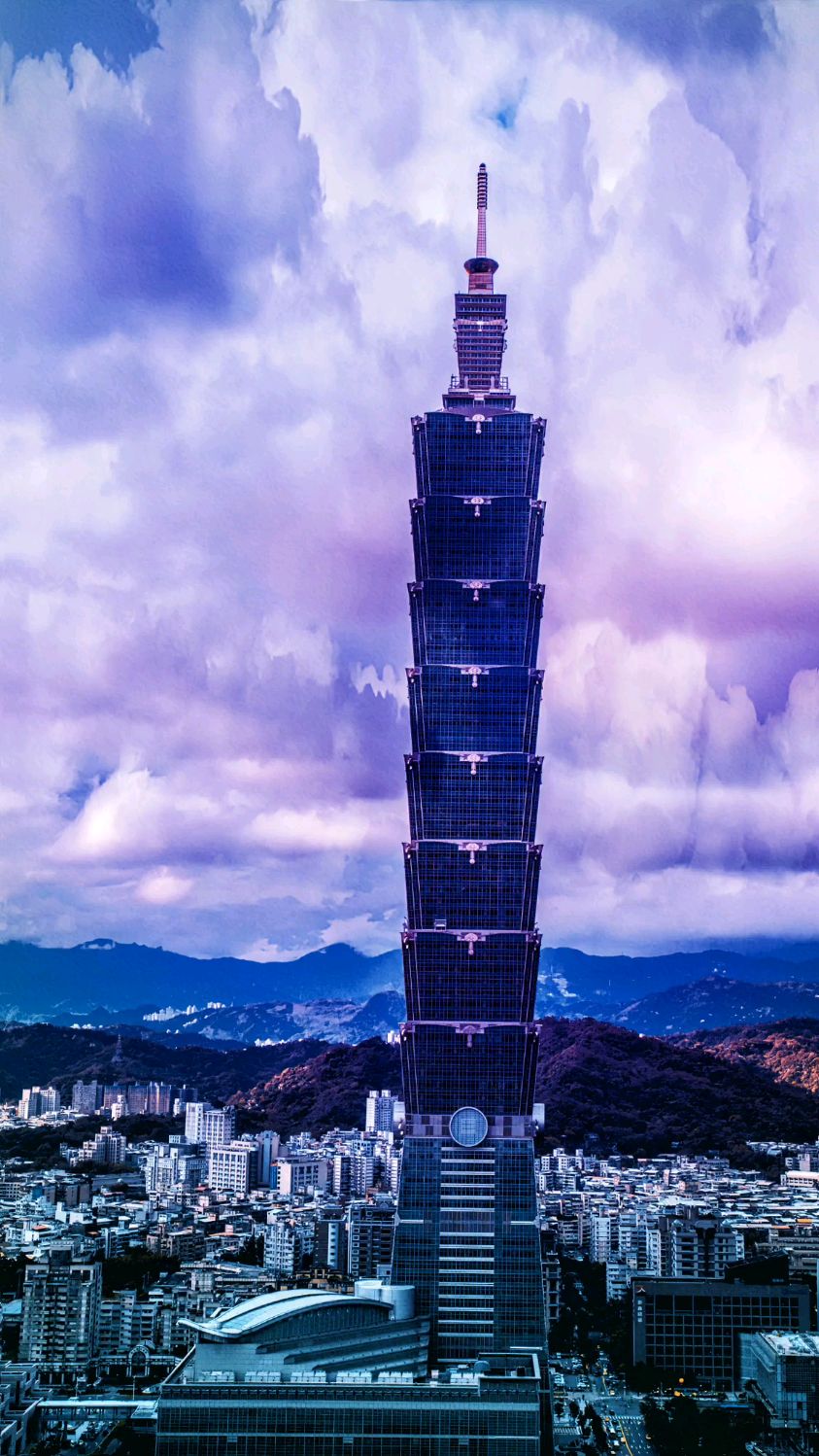 中国台湾省台北市,尽最大努力争取和平统一的前景,但决不承诺放弃使用