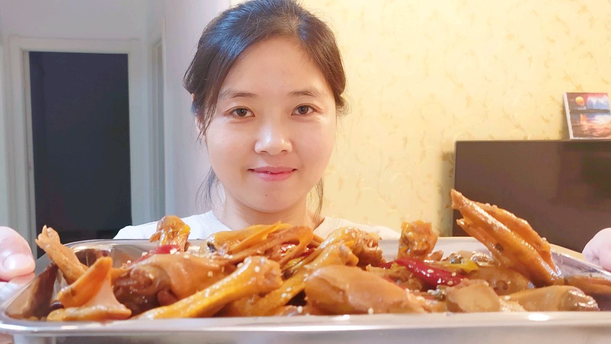 60元买1斤鸭爪2斤鸭头,卤一大锅,麻辣鲜香一次吃个够!过瘾